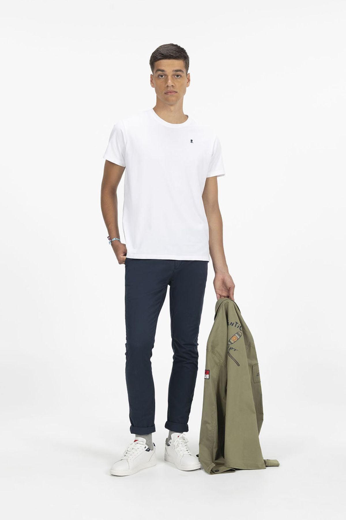 CAMISETA NEW BASIC LOGO BLANCO PURO