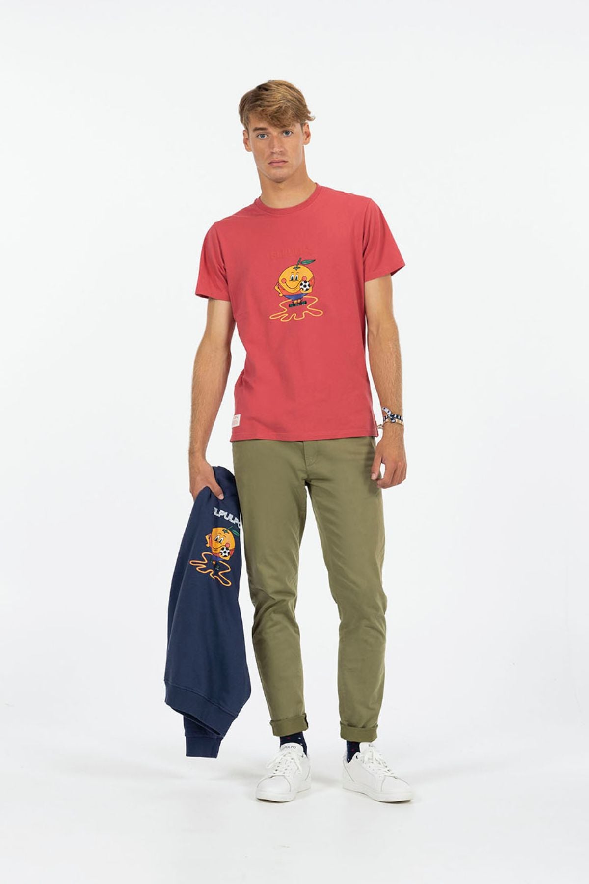 CAMISETA ESTAMPADO ELPULPO Y NARANJITO ROJO DELAVÉ