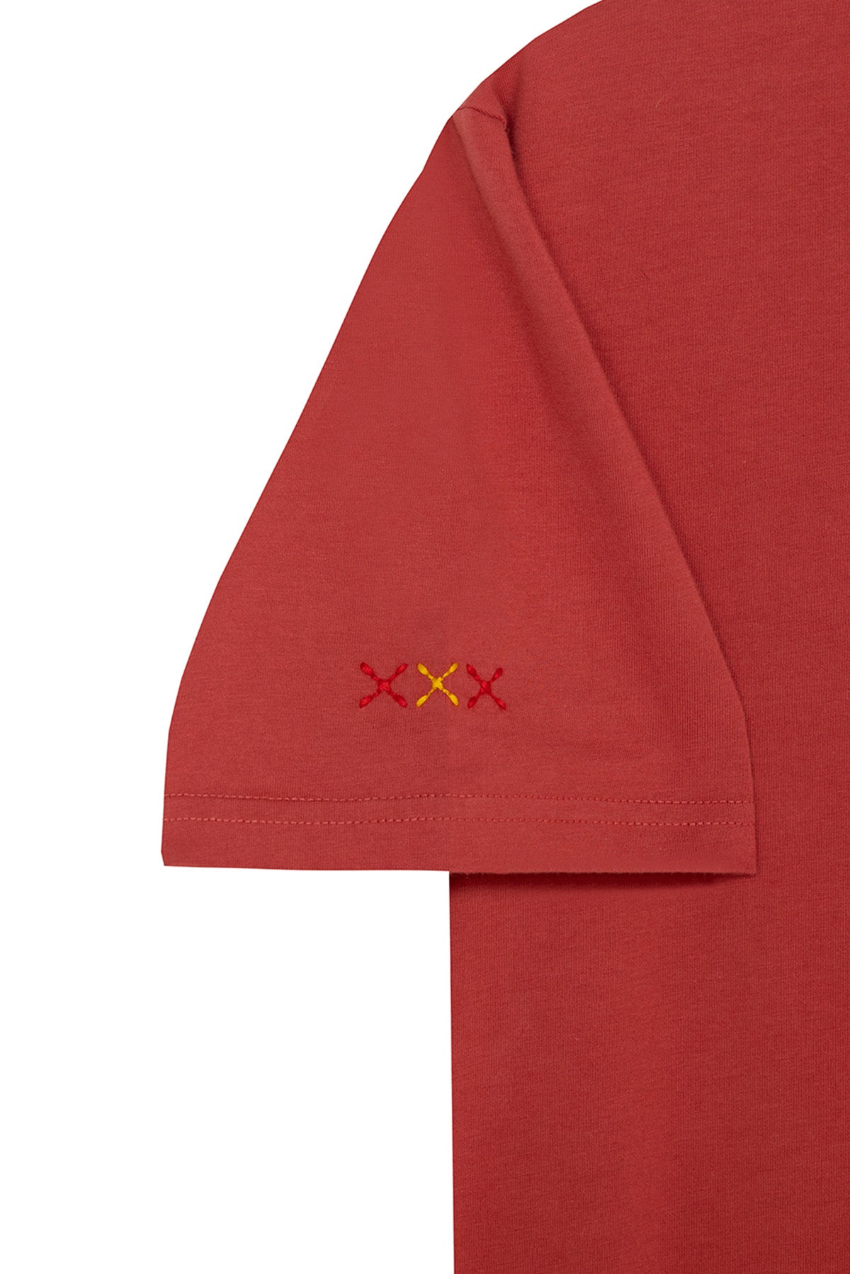 CAMISETA ESTAMPADO PECHO NARANJITO ROJO DELAVÉ