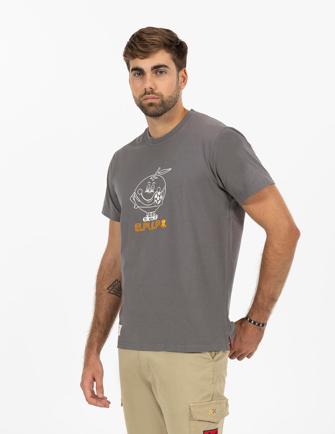 T-SHIRT COM ESTAMPA DE SILHUETA LARANJA CARVÃO