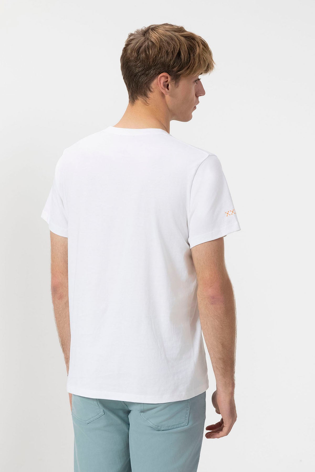 CAMISETA EL MAR TODO LO-CURA BLANCO PURO