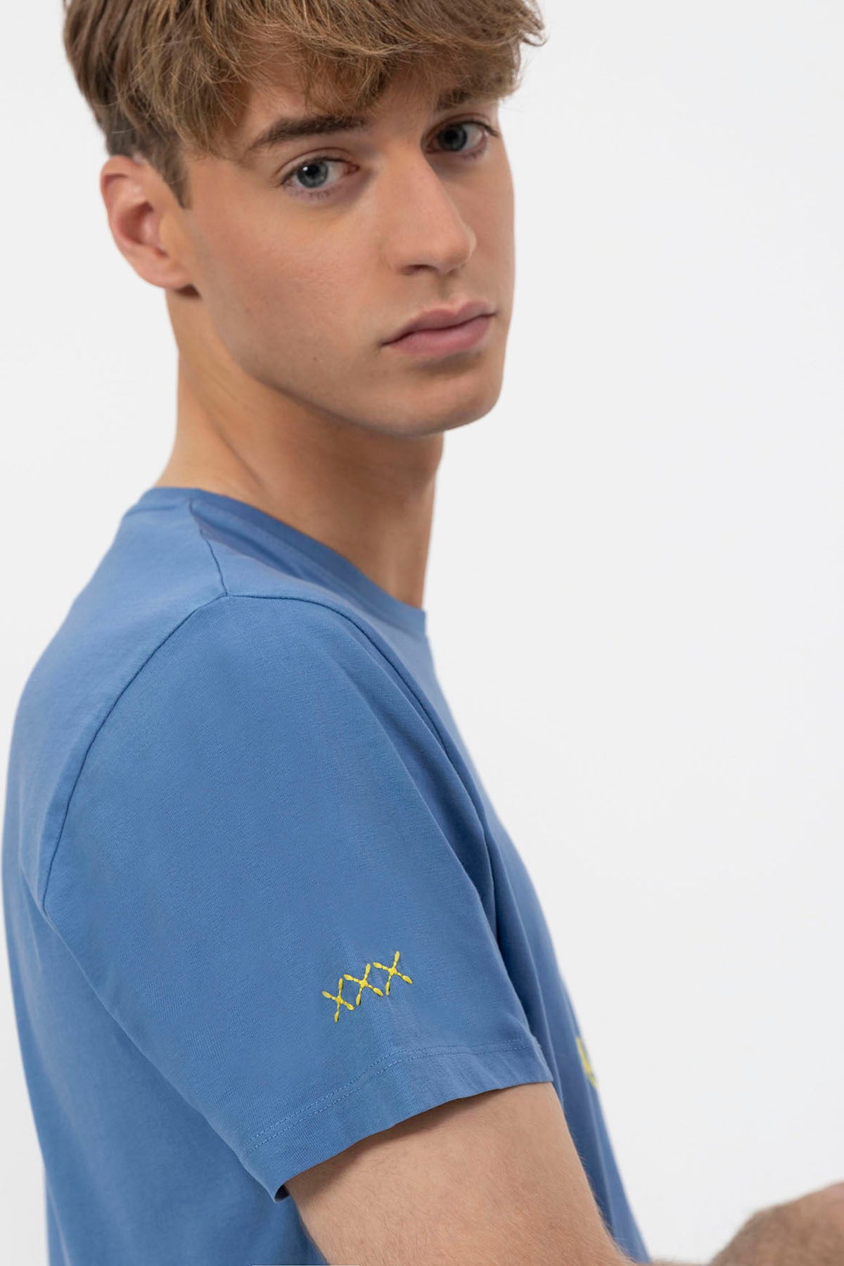 CAMISETA EL MAR TODO LO-CURA ÍNDIGO