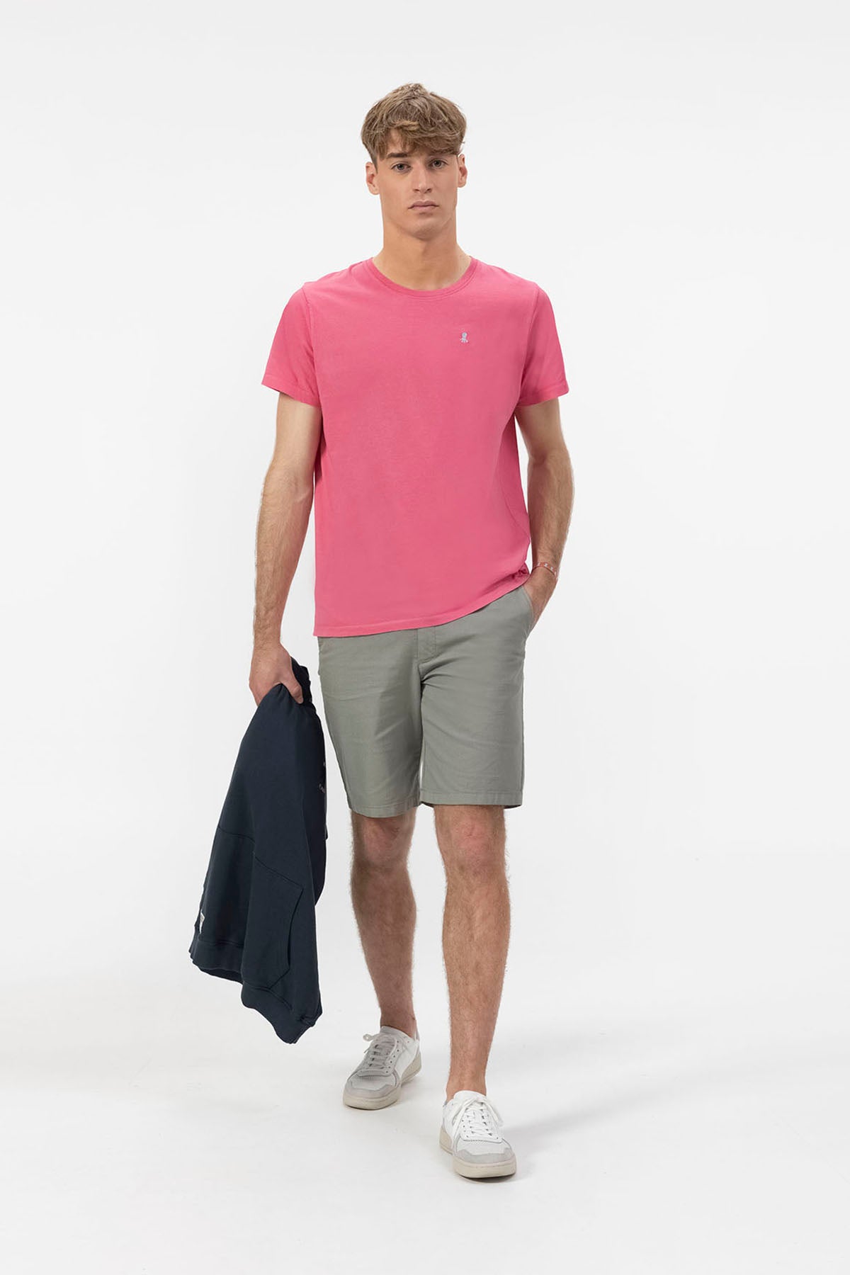 CAMISETA BÁSICA BORDADO A CONTRASTE ROSA CHICLE
