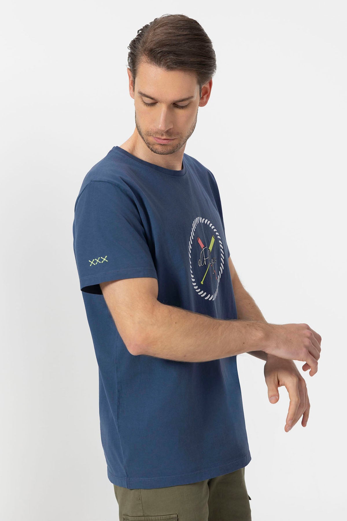 DELAVÉ NAVY BLUE ESSENTIALS OARS PRINTED T-SHIRT