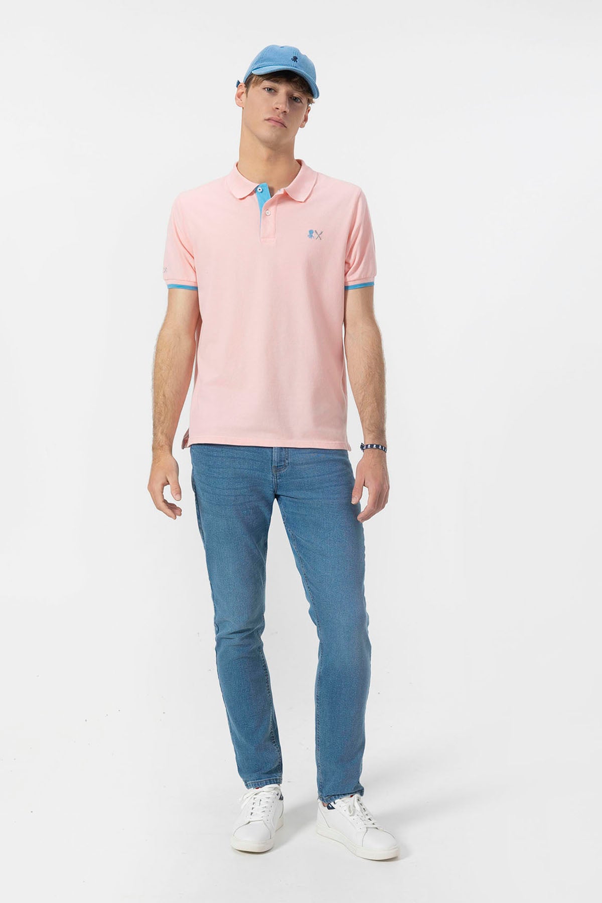 POLO BORDADO ESENCIALES ROSA