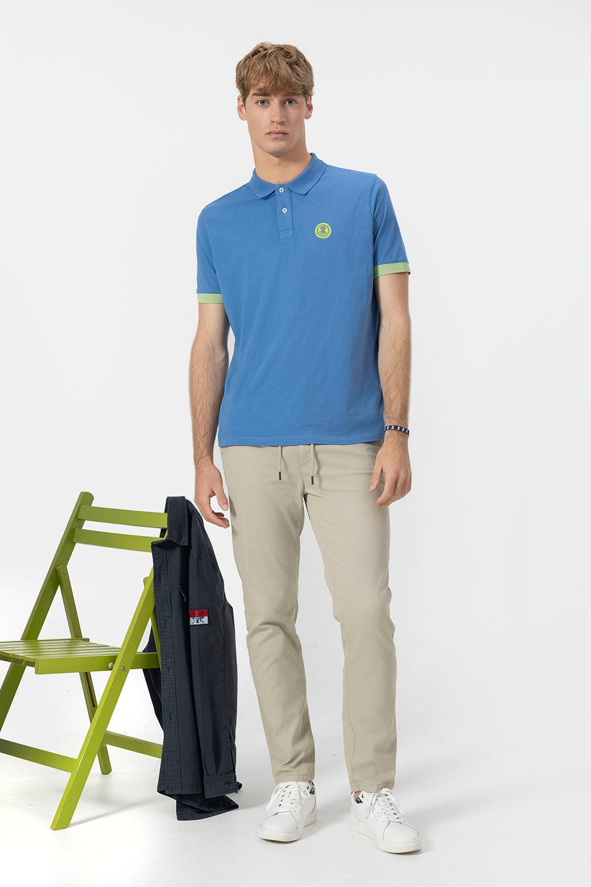 POLO LAVADO PARCHE CONTRASTE ÍNDIGO