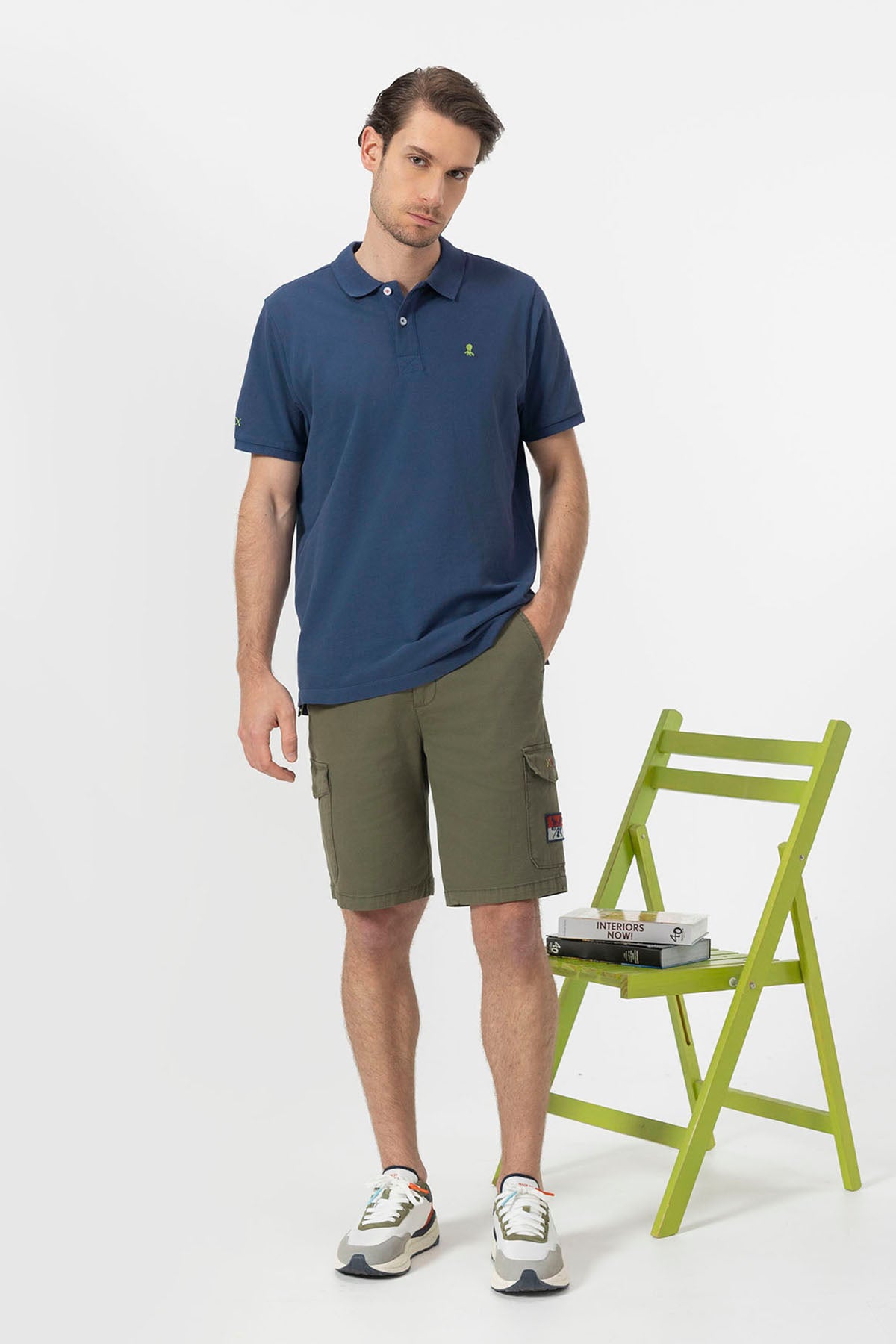 POLO LAVADO BORDADOS A CONTRASTE AZUL MARINO DELAVÉ