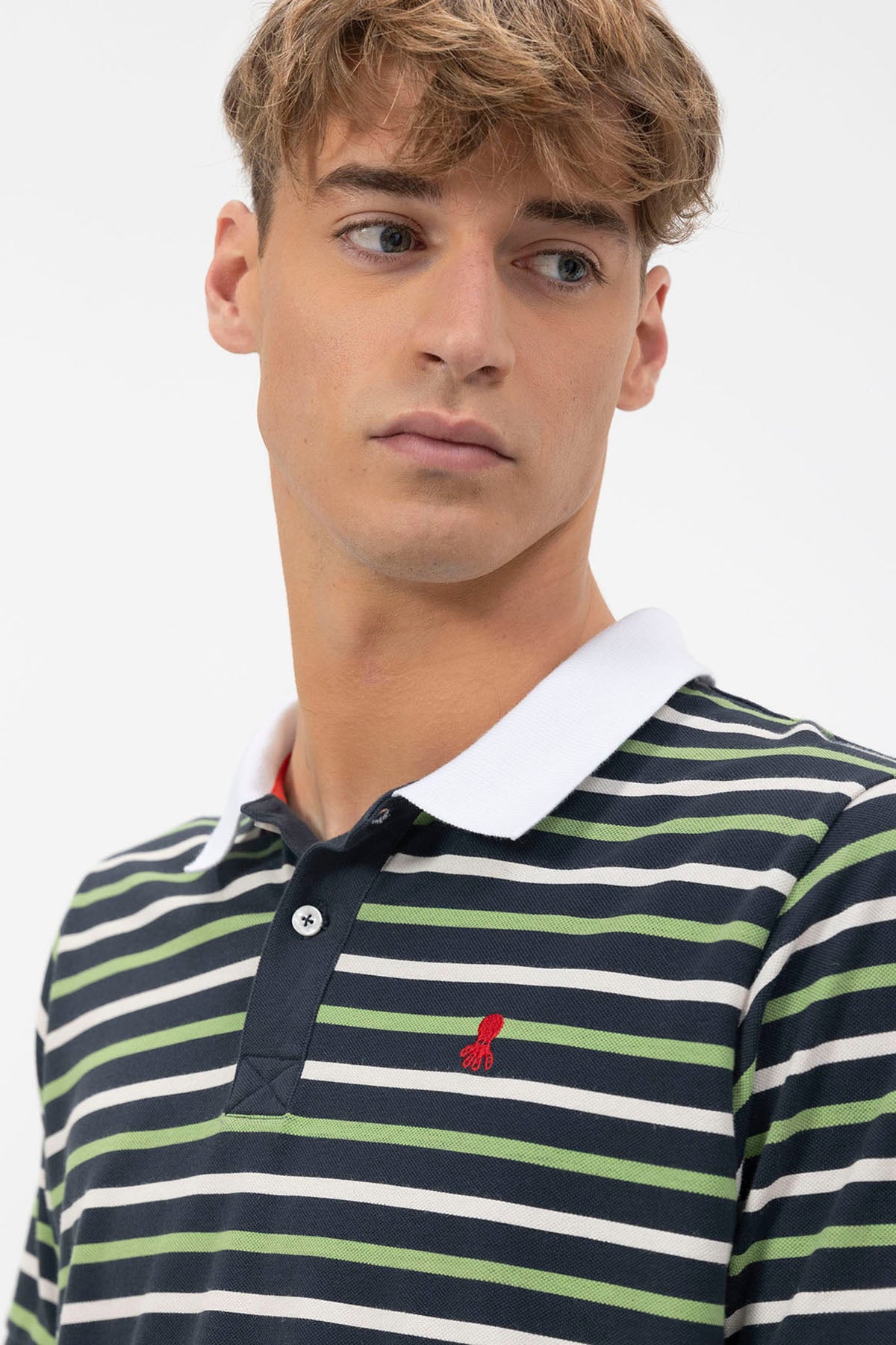 Polo listrado bordado com polvo azul marinho