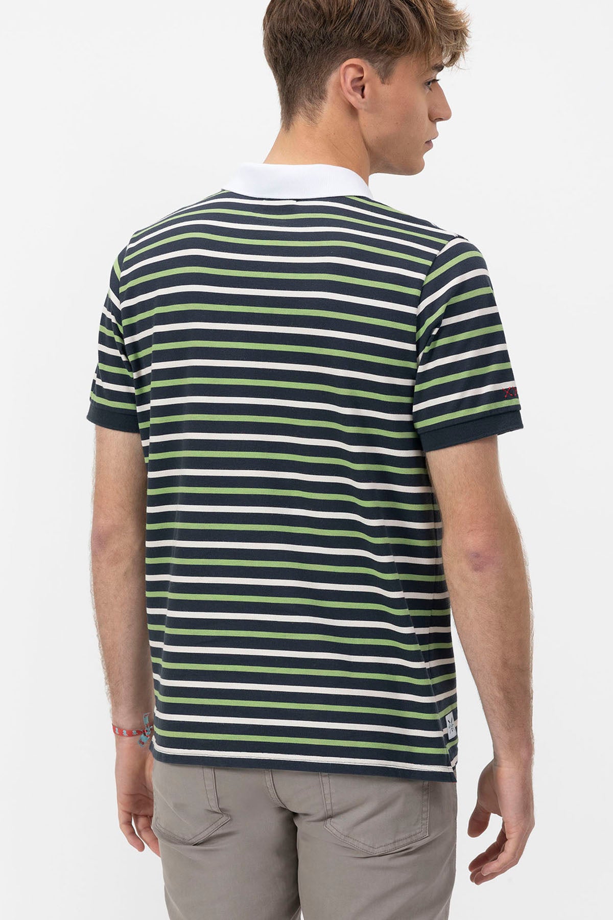 Polo listrado bordado com polvo azul marinho