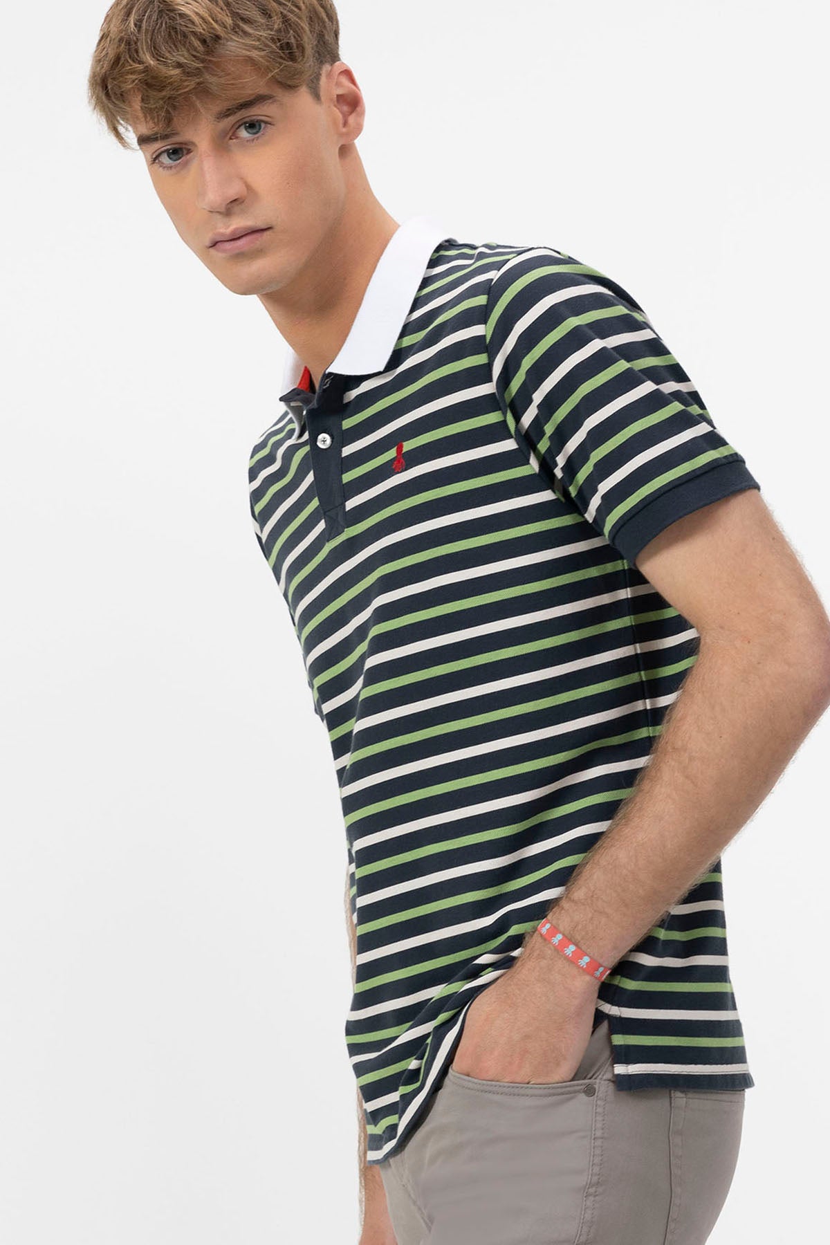 Polo listrado bordado com polvo azul marinho