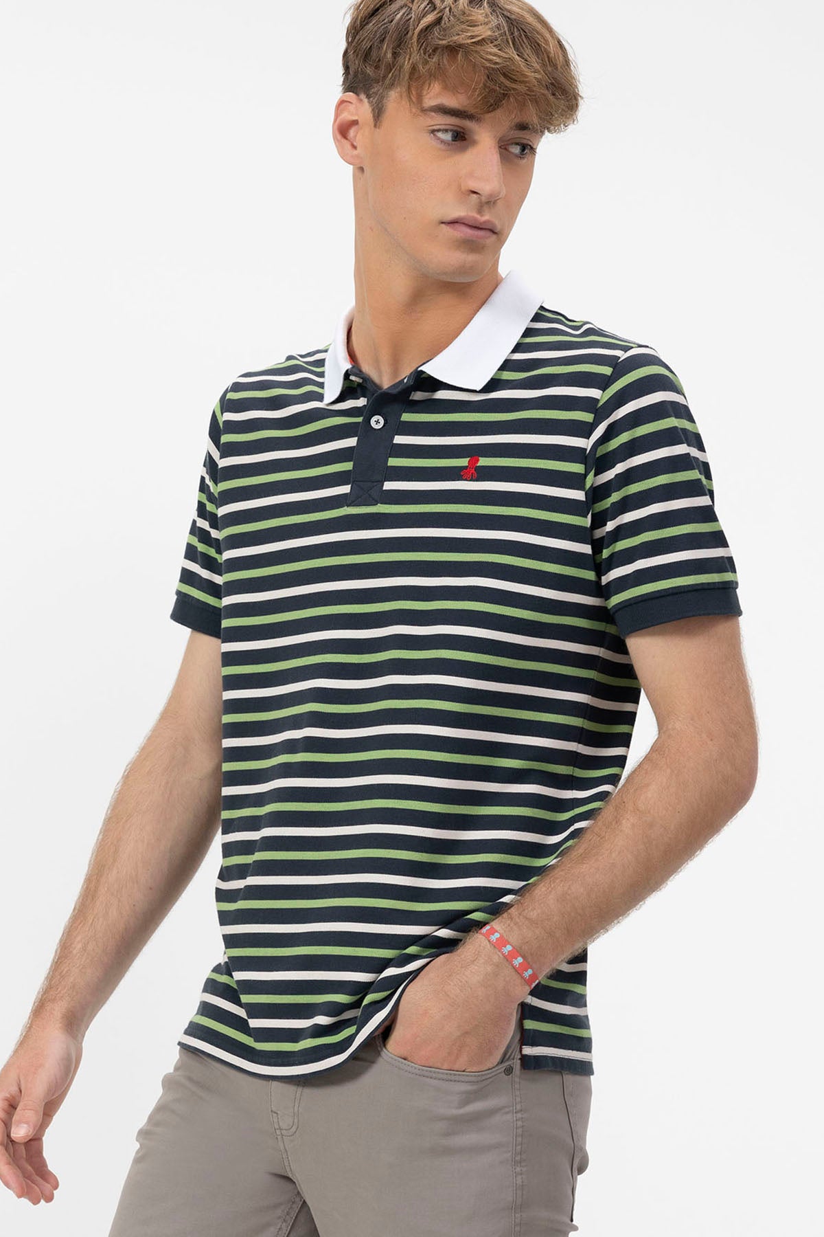 Polo listrado bordado com polvo azul marinho