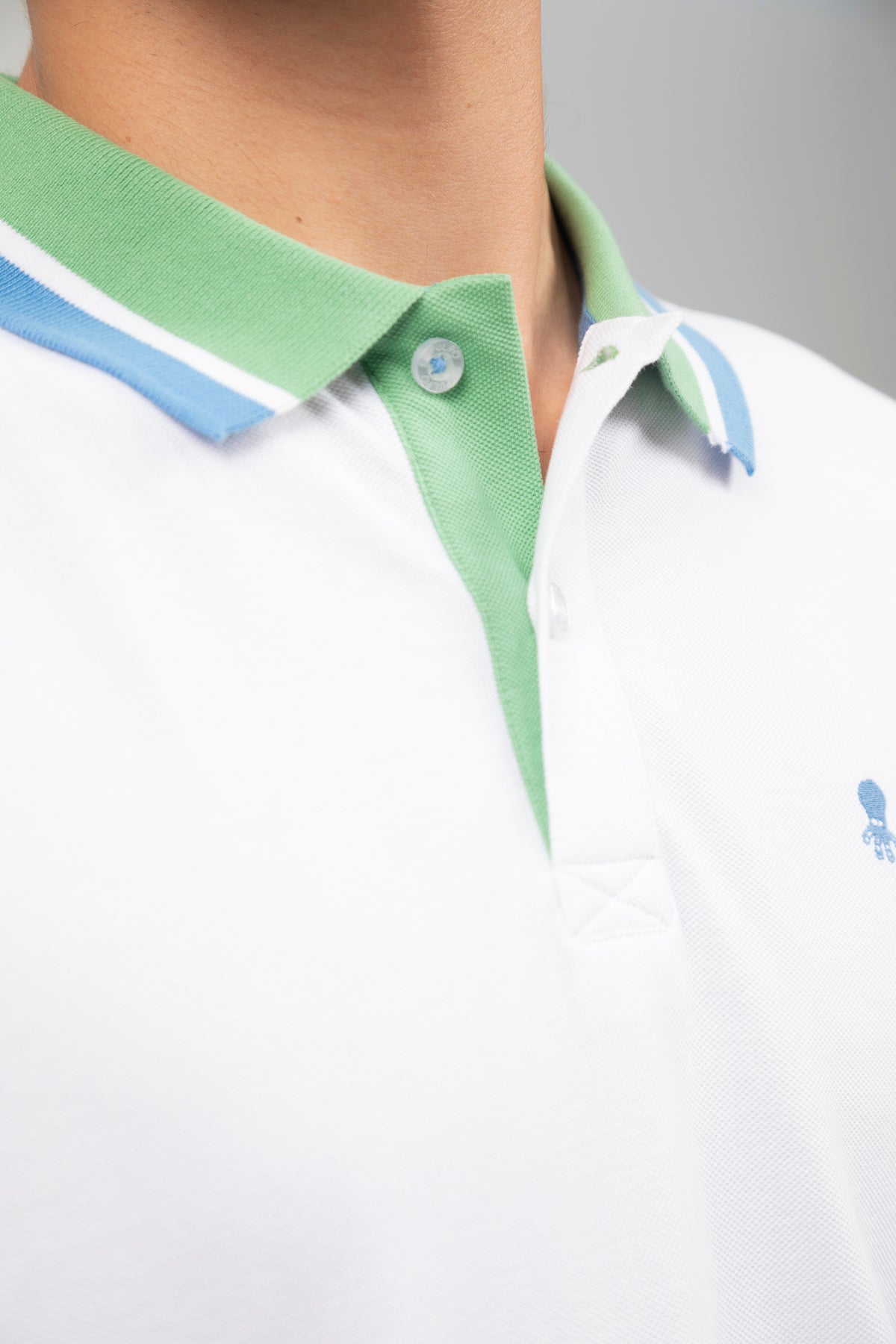 Polo contrastes bicolor blanco puro