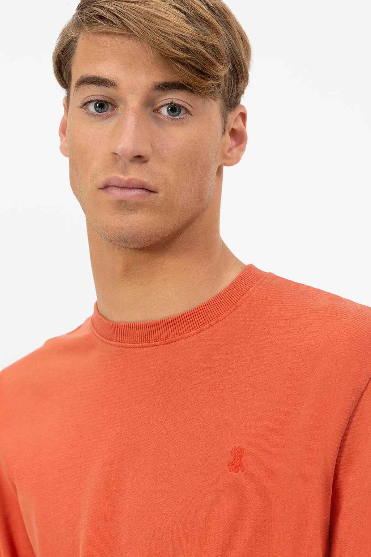 WASHED SWEATSHIRT WITH BLUSH TONE LOGO
