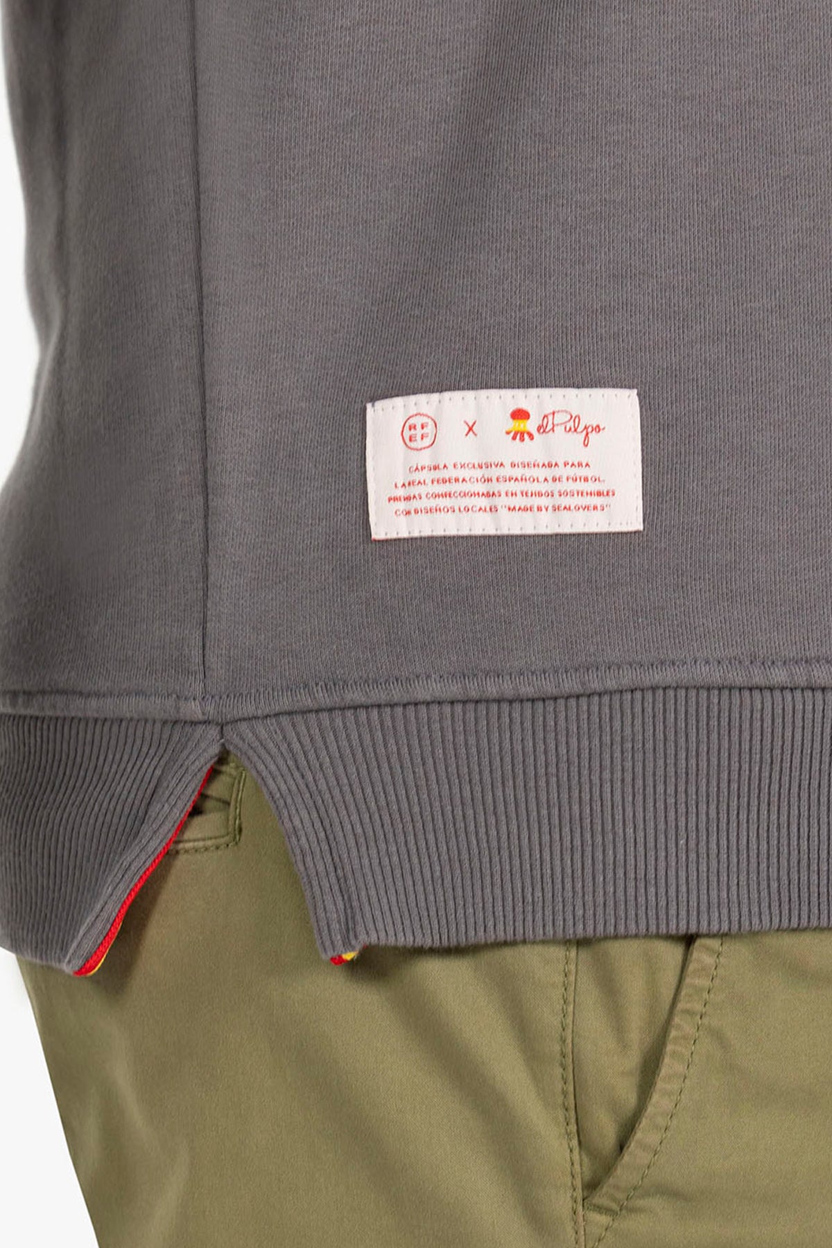 SUDADERA ESTAMPADO DIBUJADO FÚTBOL VINTAGE RFEF CARBÓN