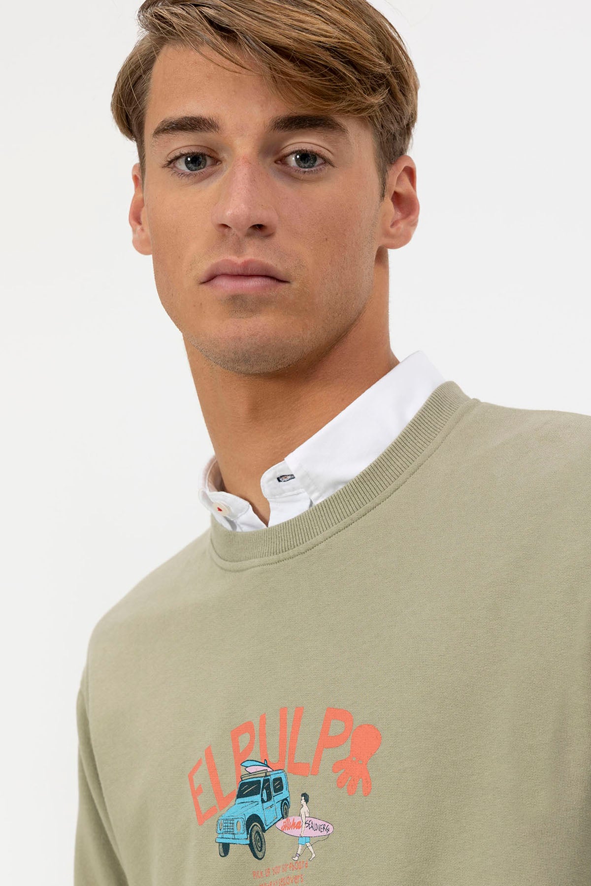 SWEATSHIRT COM ESTAMPA DE CARRO DE SURFISTA VERDE SÁBIO