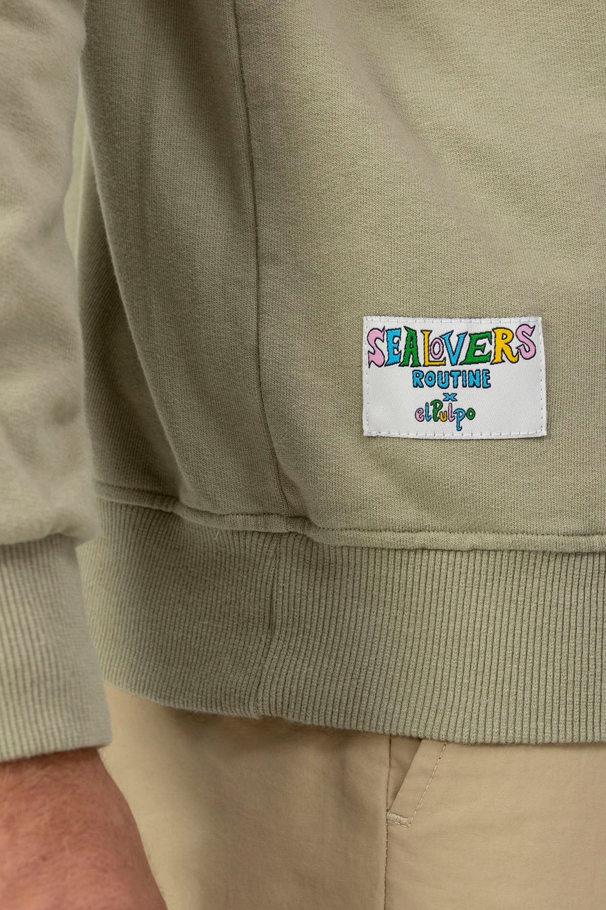 SWEATSHIRT COM ESTAMPA DE CARRO DE SURFISTA VERDE SÁBIO