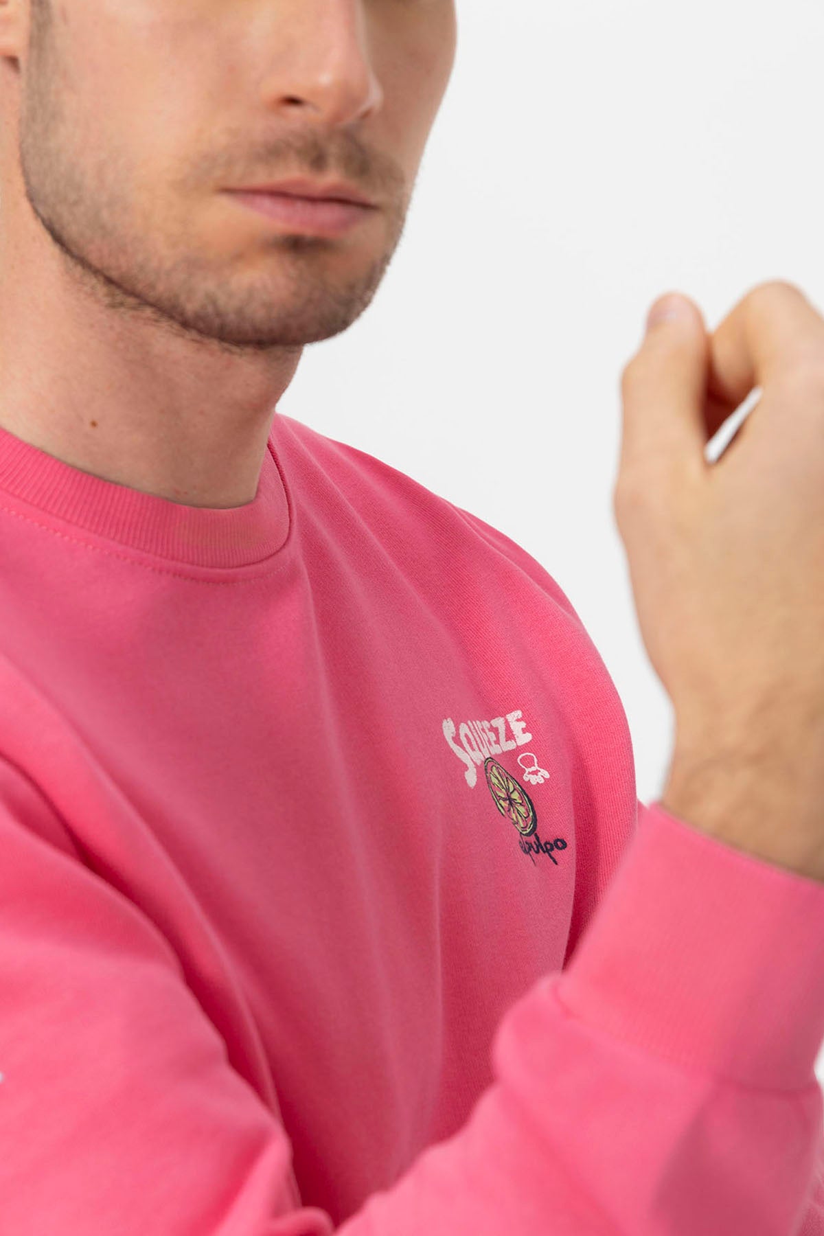 SUDADERA ESTAMPADO SQUEEZE ROSA CHICLE