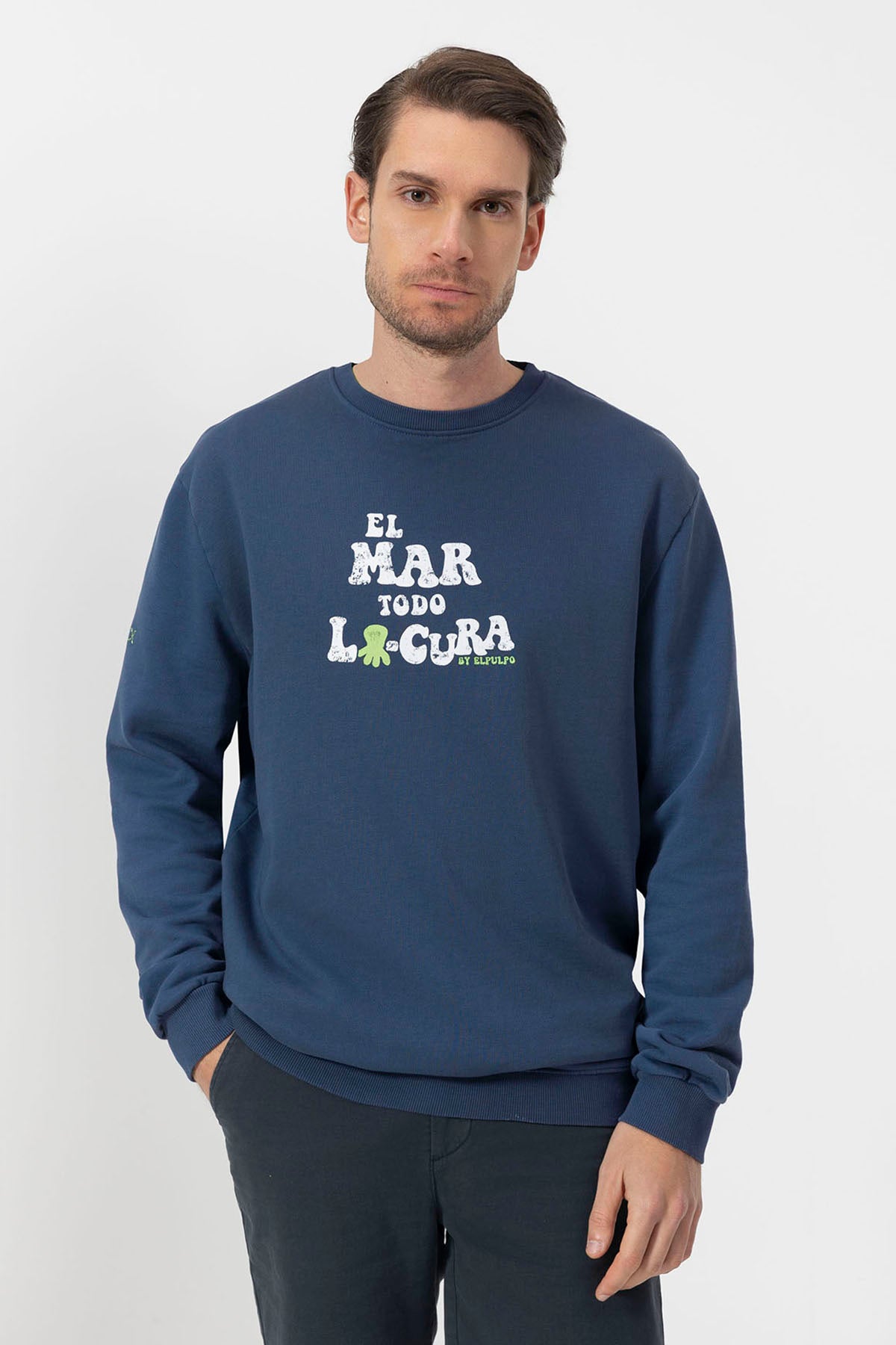 SUDADERA EL MAR TODO LO-CURA DESGASTADO AZUL MARINO DELAVÉ