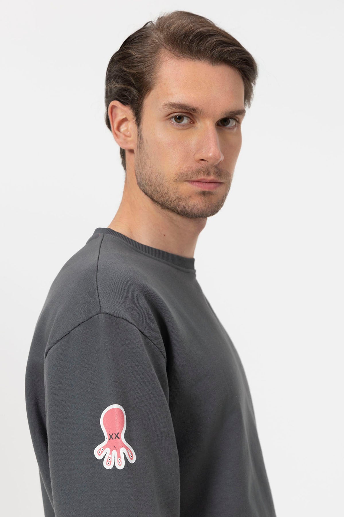 SWEATSHIRT COM LOGOTIPO TRIPLO DESENHADO ANTRACITE