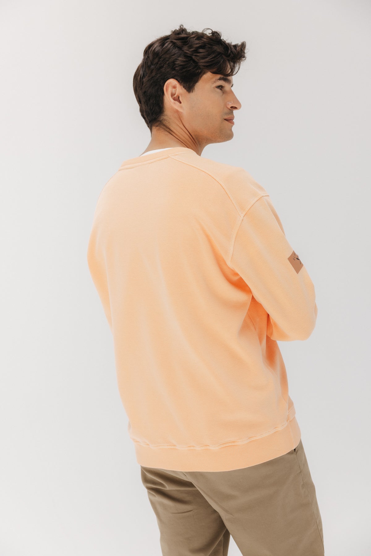 SUDADERA LAVADA ESTAMPADO RELIEVE HELSINKI MELOCOTÓN