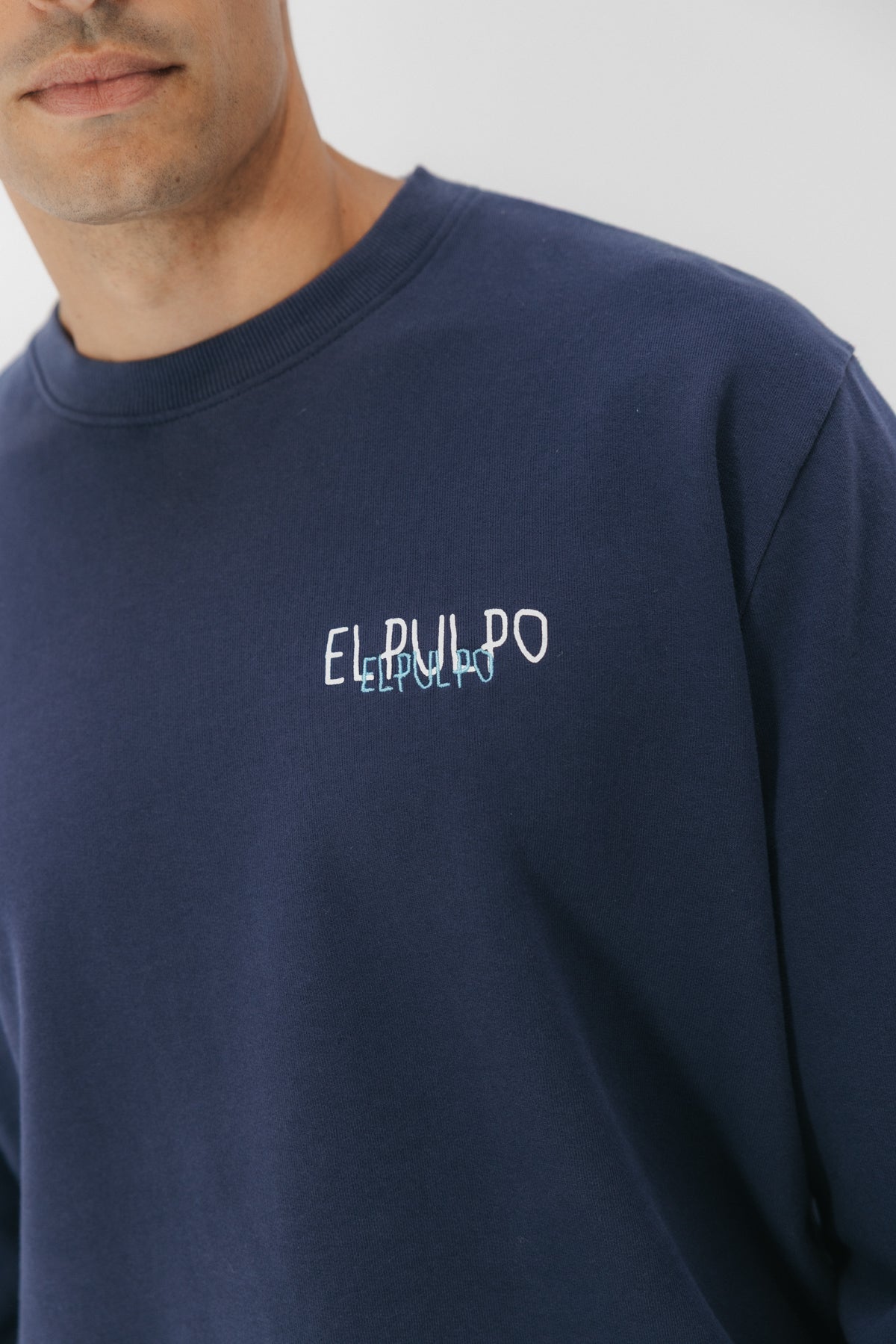 SUDADERA LOGO TEJIDO AZUL MARINO DELAVÉ