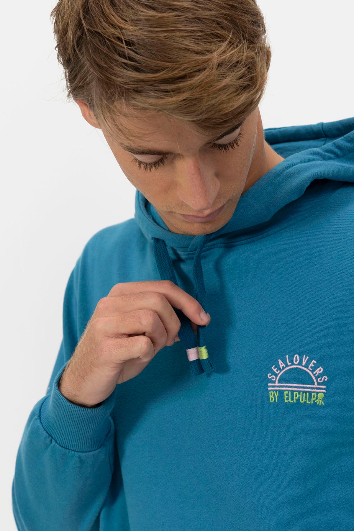 SWEATSHIRT COM CAPUZ BORDADO SAFIRA AZUL SEALOVERS SUN