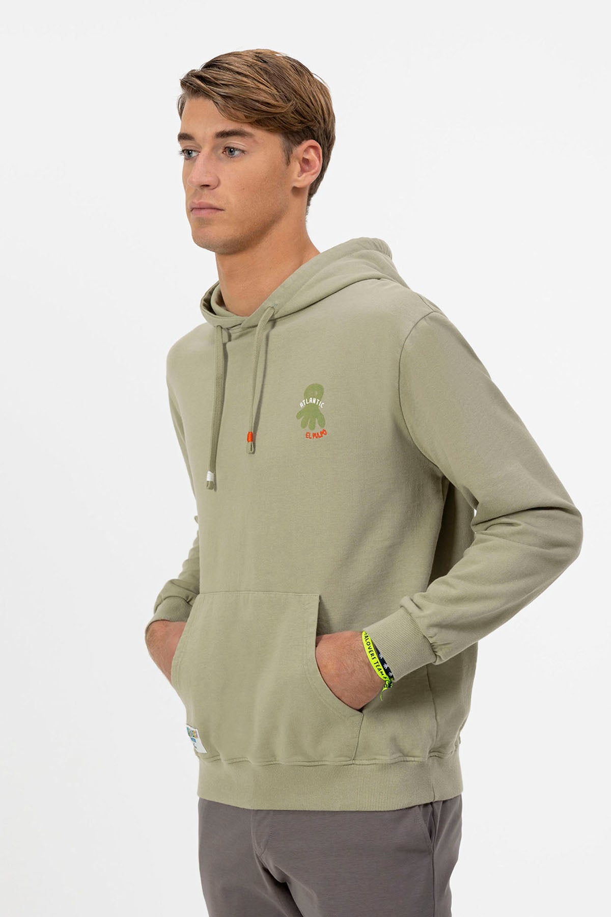SWEATSHIRT COM CAPUZ E ESTAMPA DA ROTA ATLÂNTICA EM VERDE-SÁLVIA