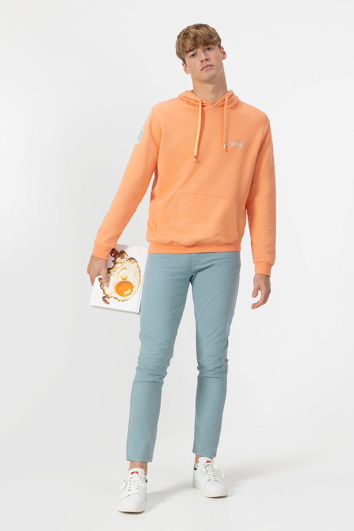SWEATSHIRT COM CAPUZ E LOGOTIPO DE PÊSSEGO COM TRÊS DESENHOS