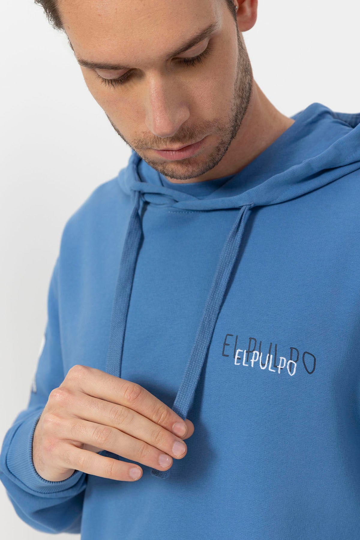 SWEATSHIRT COM CAPUZ E LOGOTIPO TRIPLO INDIGO