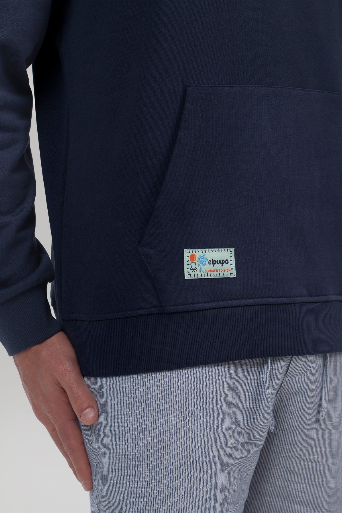Sudadera capucha mensaje el mar todo locura azul marino delavé