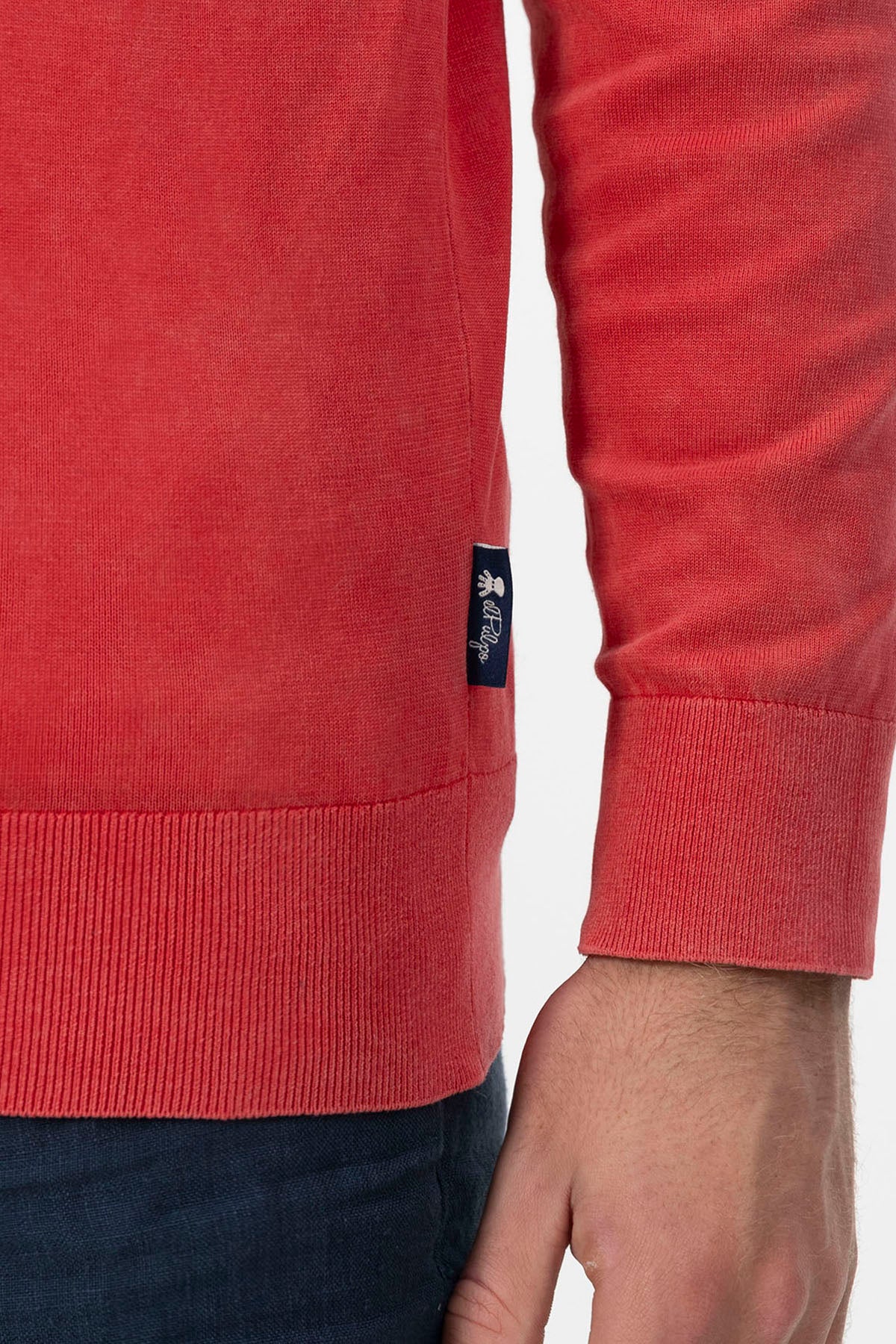 JERSEY BÁSICA LAVADA COM LOGOTIPO VERMELHO DELAVÉ