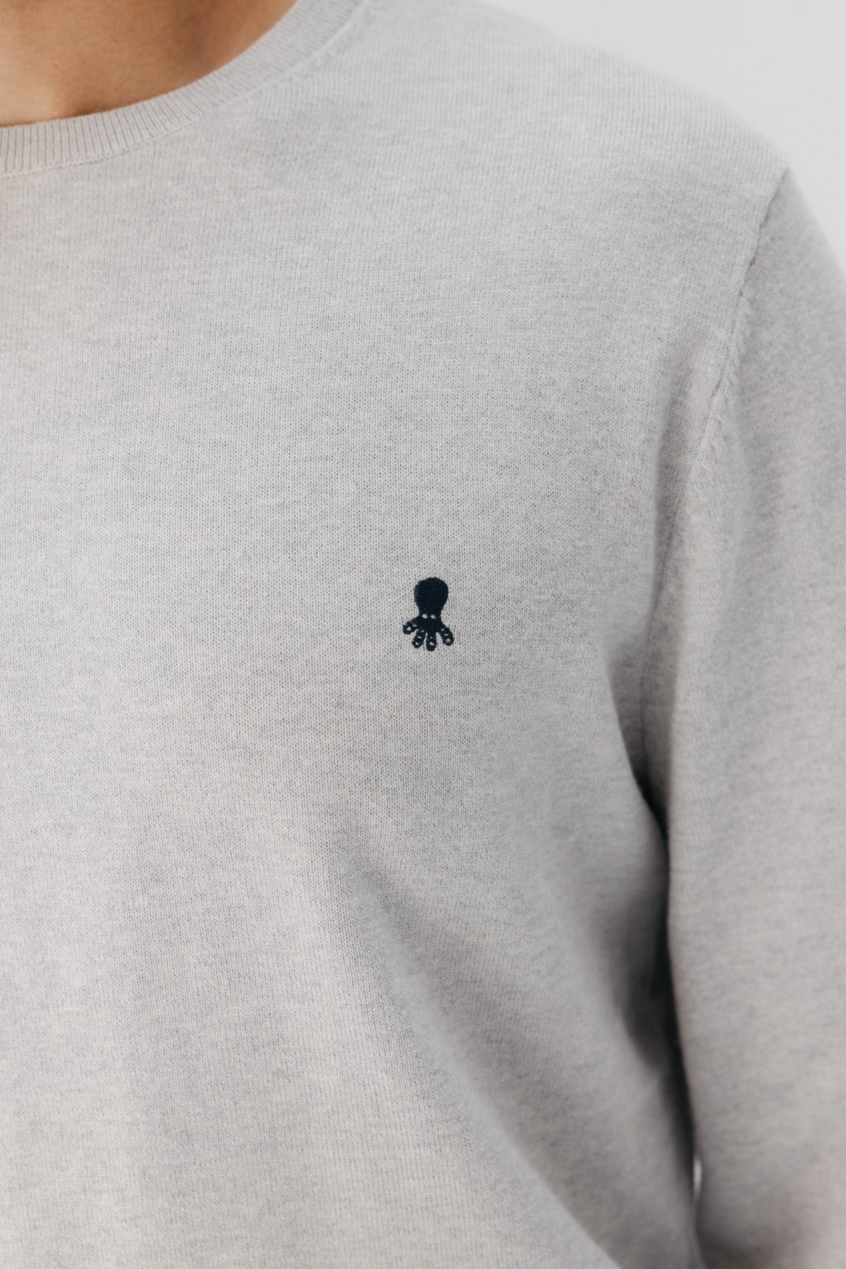 Jersey cuello redondo mezcla gris vigoré