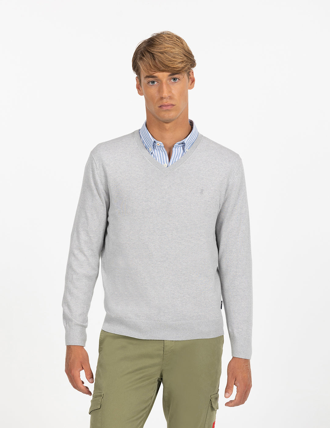 SWEATER COM GOLA V E LOGOTIPO VIGORÉ CINZA MIX