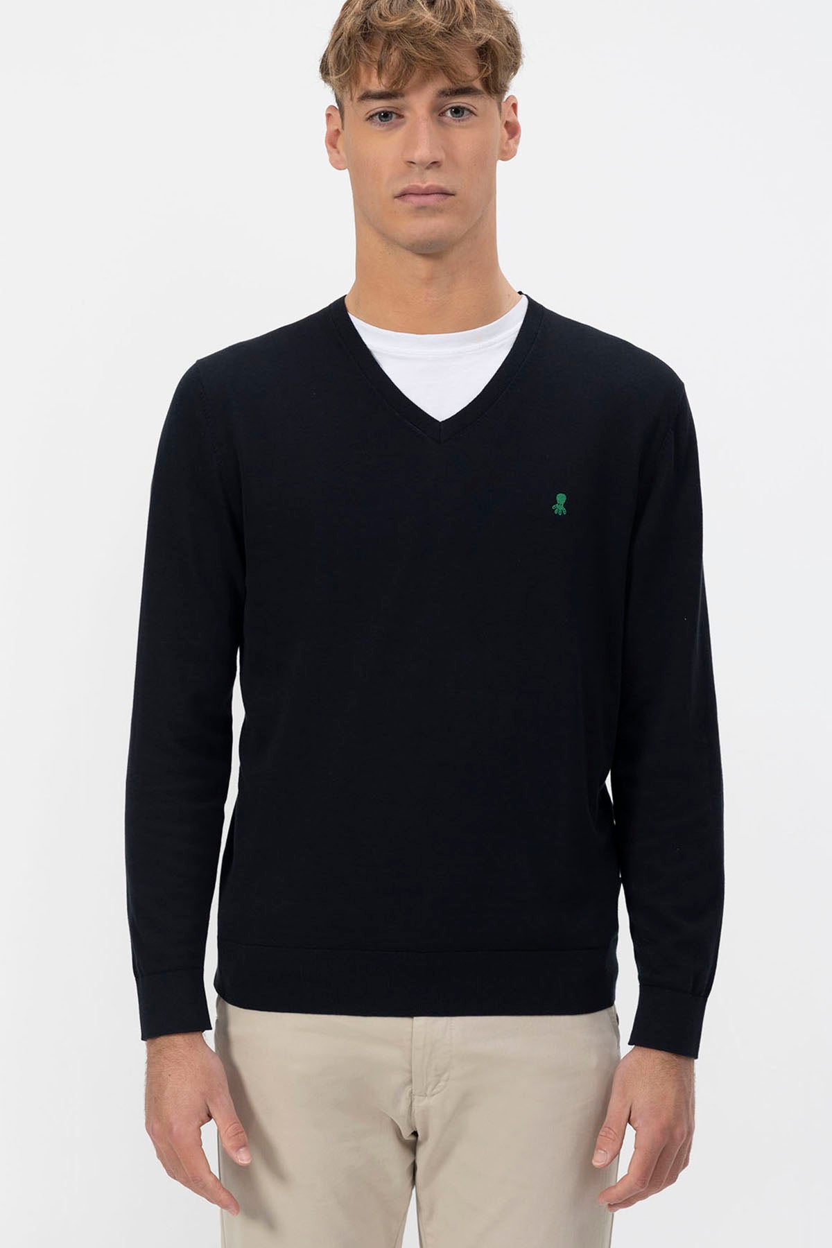 SWEATER EM MALHA CREPE AZUL MARINHO COM GOLA V