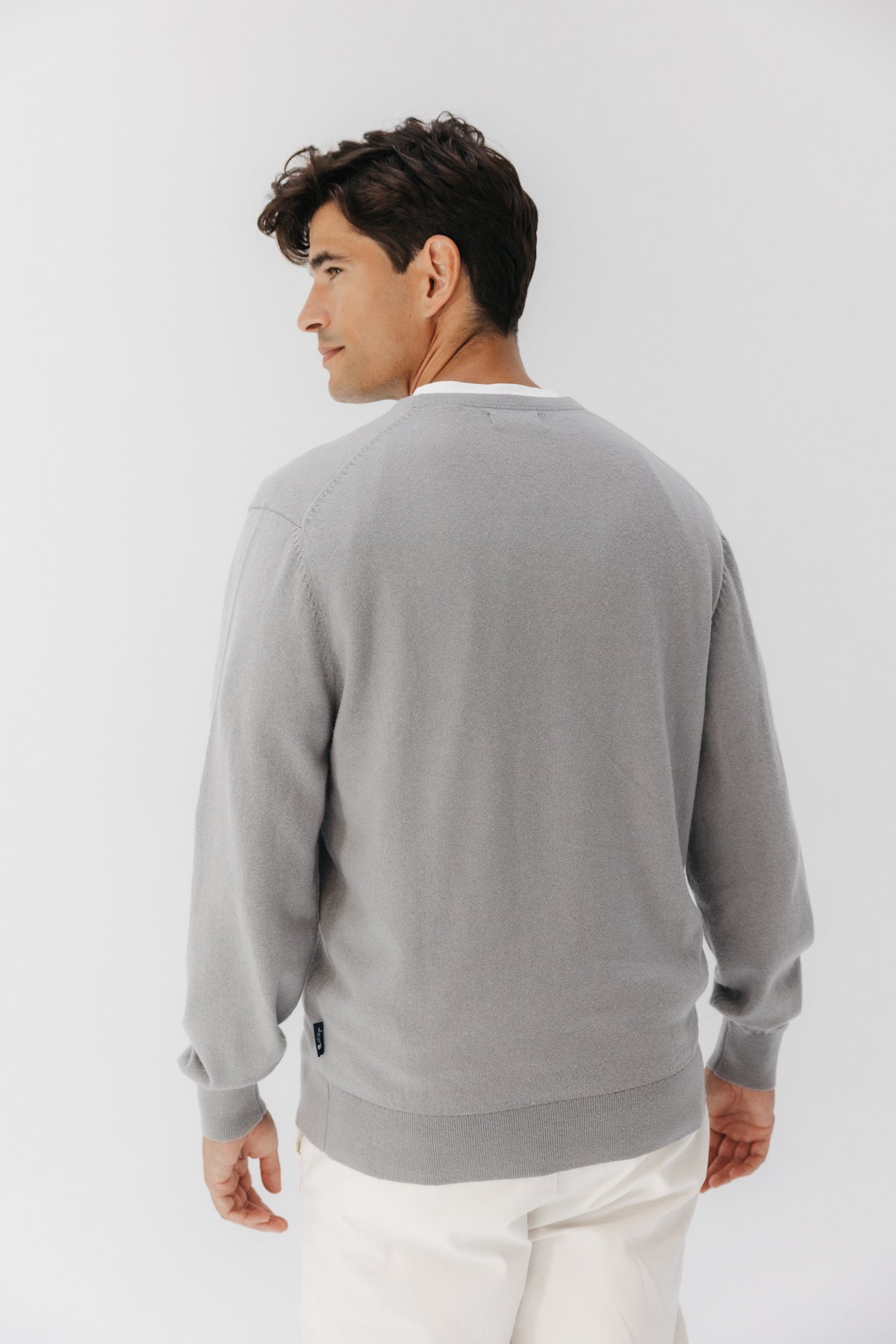 JERSEY BÁSICO CUELLO PICO GRIS VIGORÉ