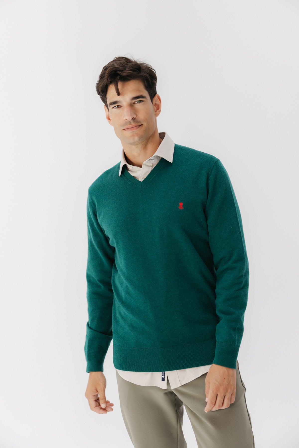 JERSEY BÁSICO CUELLO PICO VERDE BOTELLA