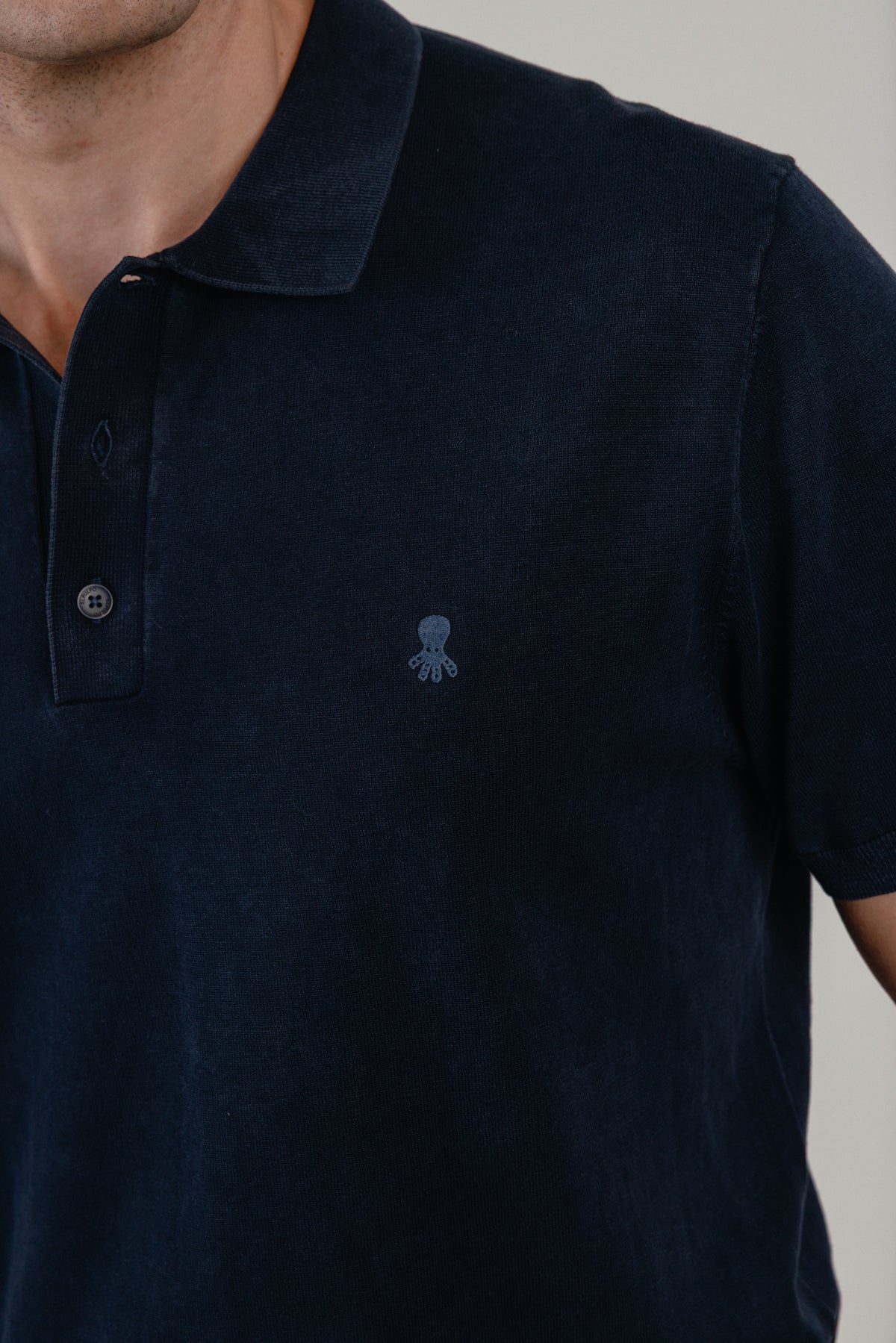 Polo lavado básico azul marino delavé