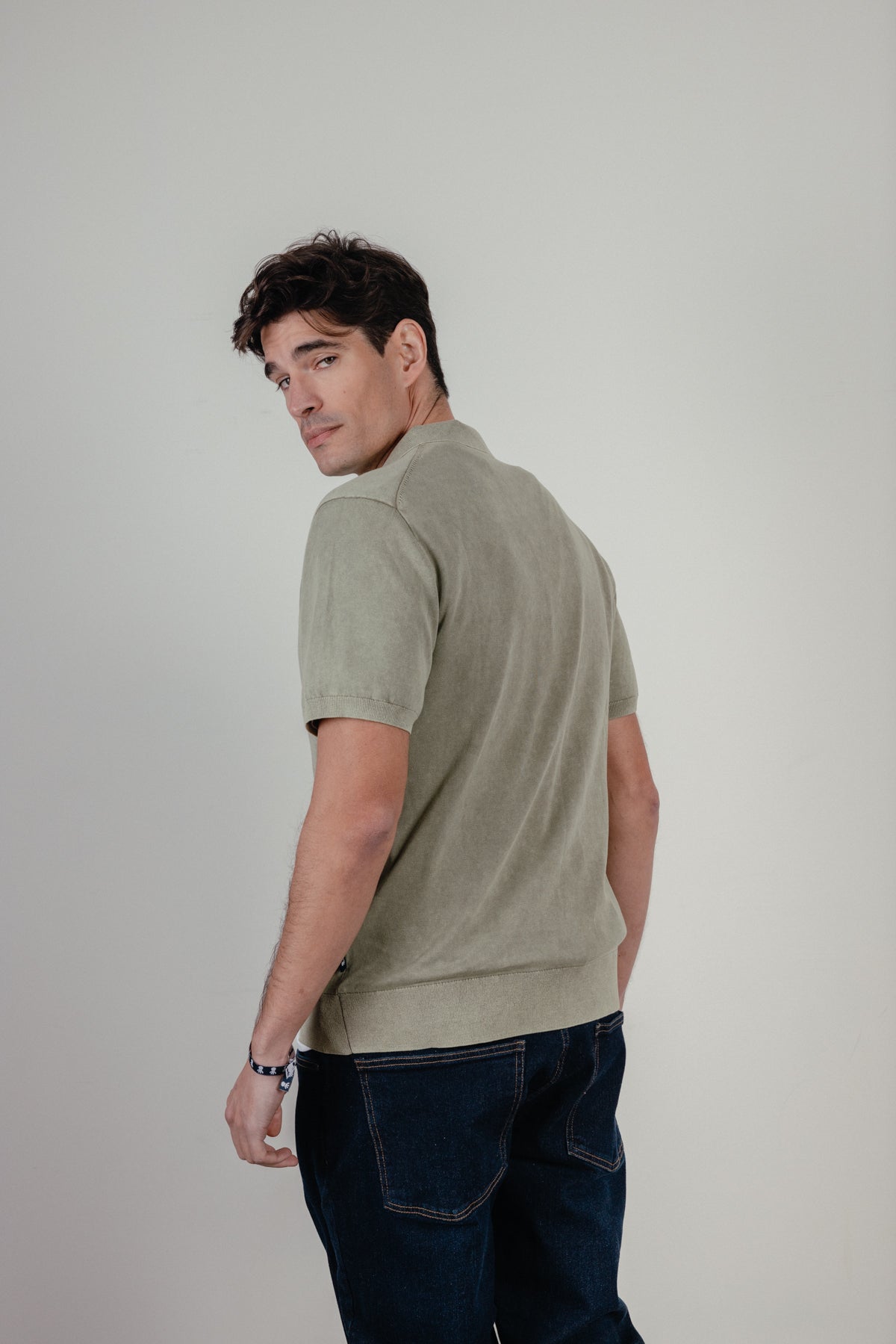 Polo lavado básico verde salvia