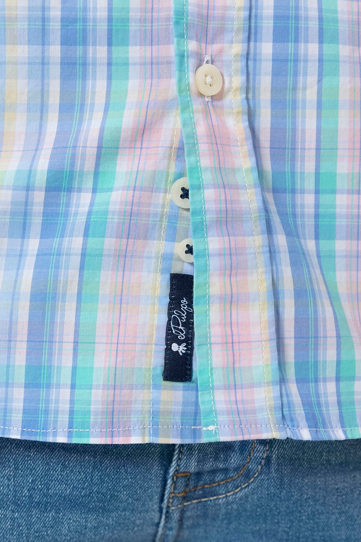 Camisa de popelina xadrez azul multicolorida com gola abotoada