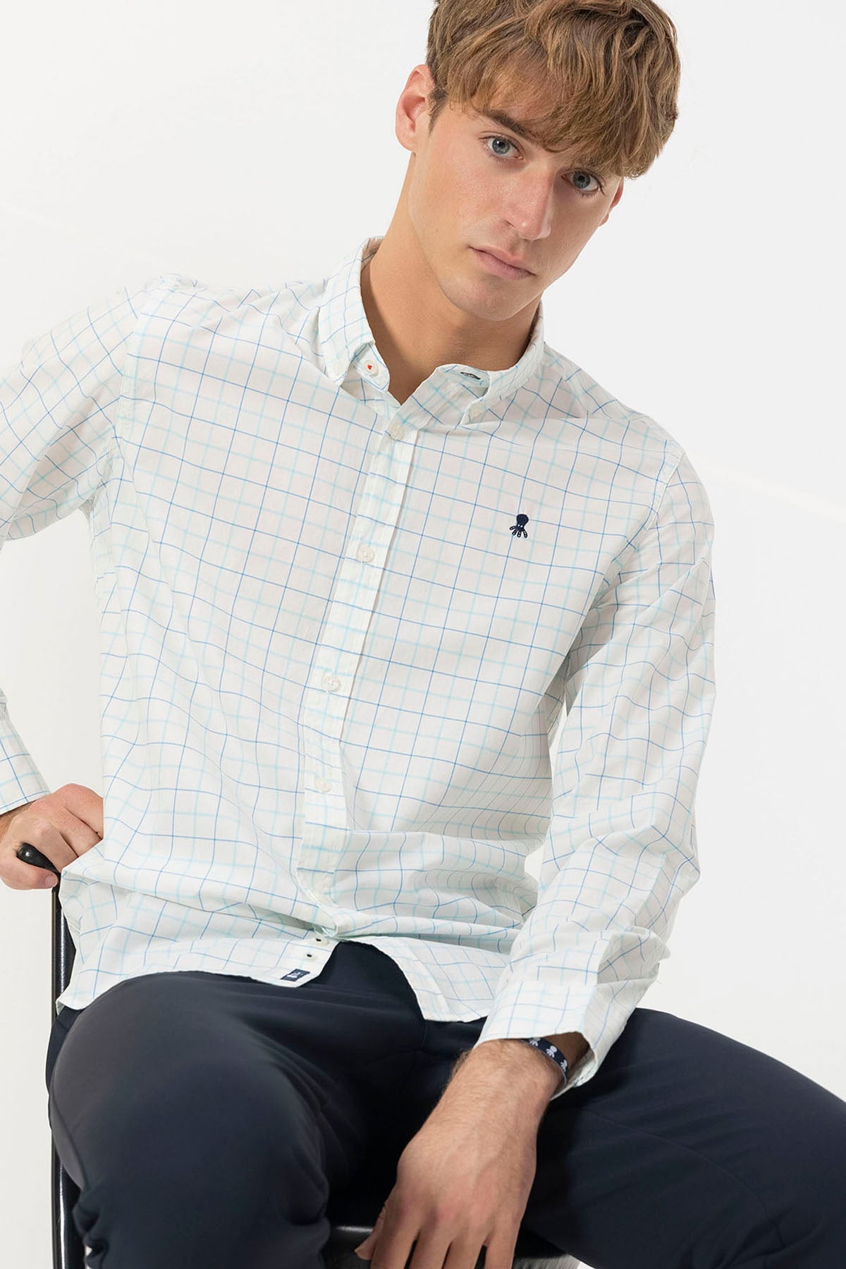 CAMISA AZUL JANELA XADREZ POPELINA COM GOLA BOTADA