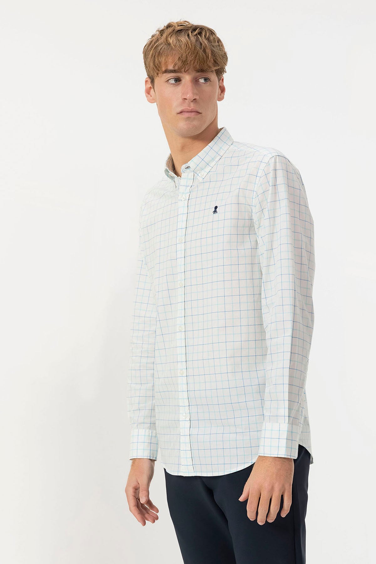 CAMISA AZUL JANELA XADREZ POPELINA COM GOLA BOTADA