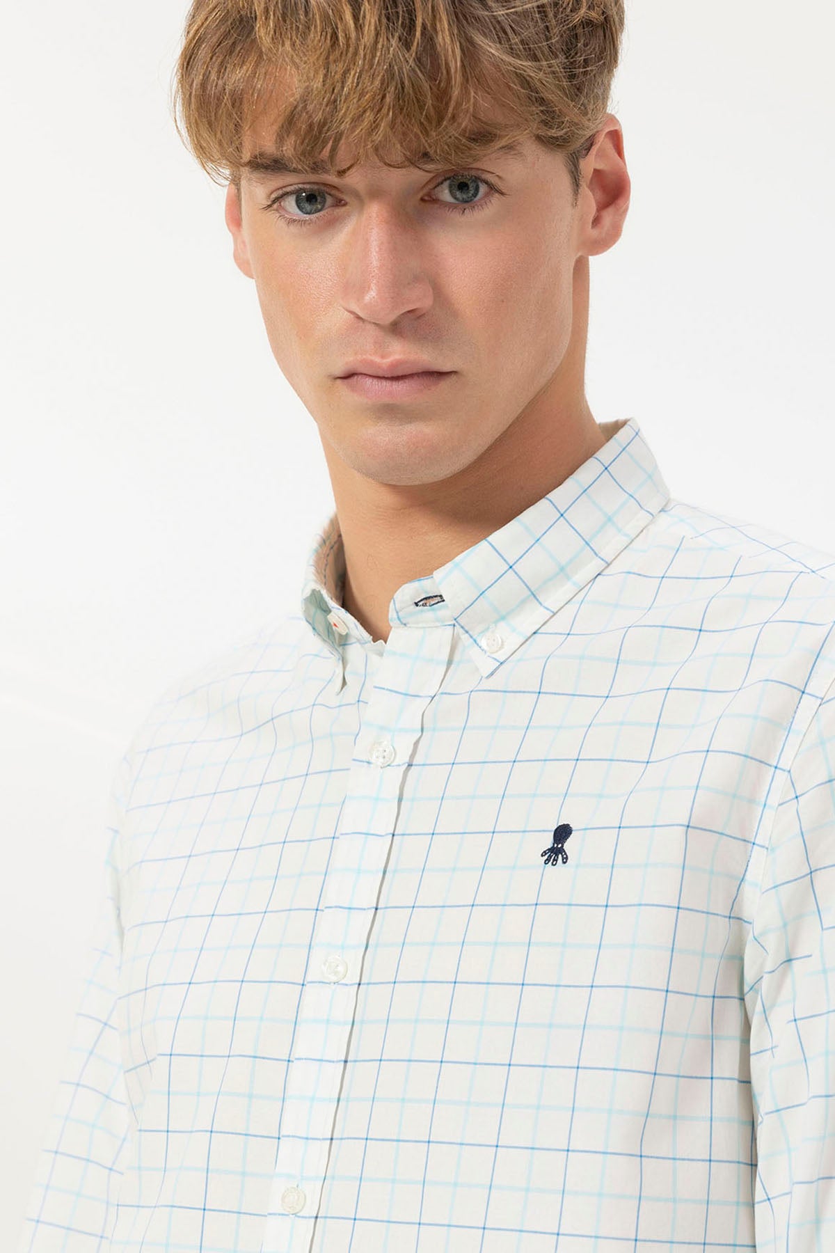 CAMISA AZUL JANELA XADREZ POPELINA COM GOLA BOTADA