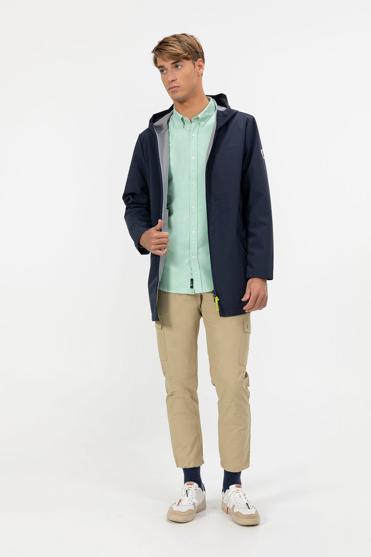 CAMISOLA OXFORD VERDE COM GOLA BOTADA