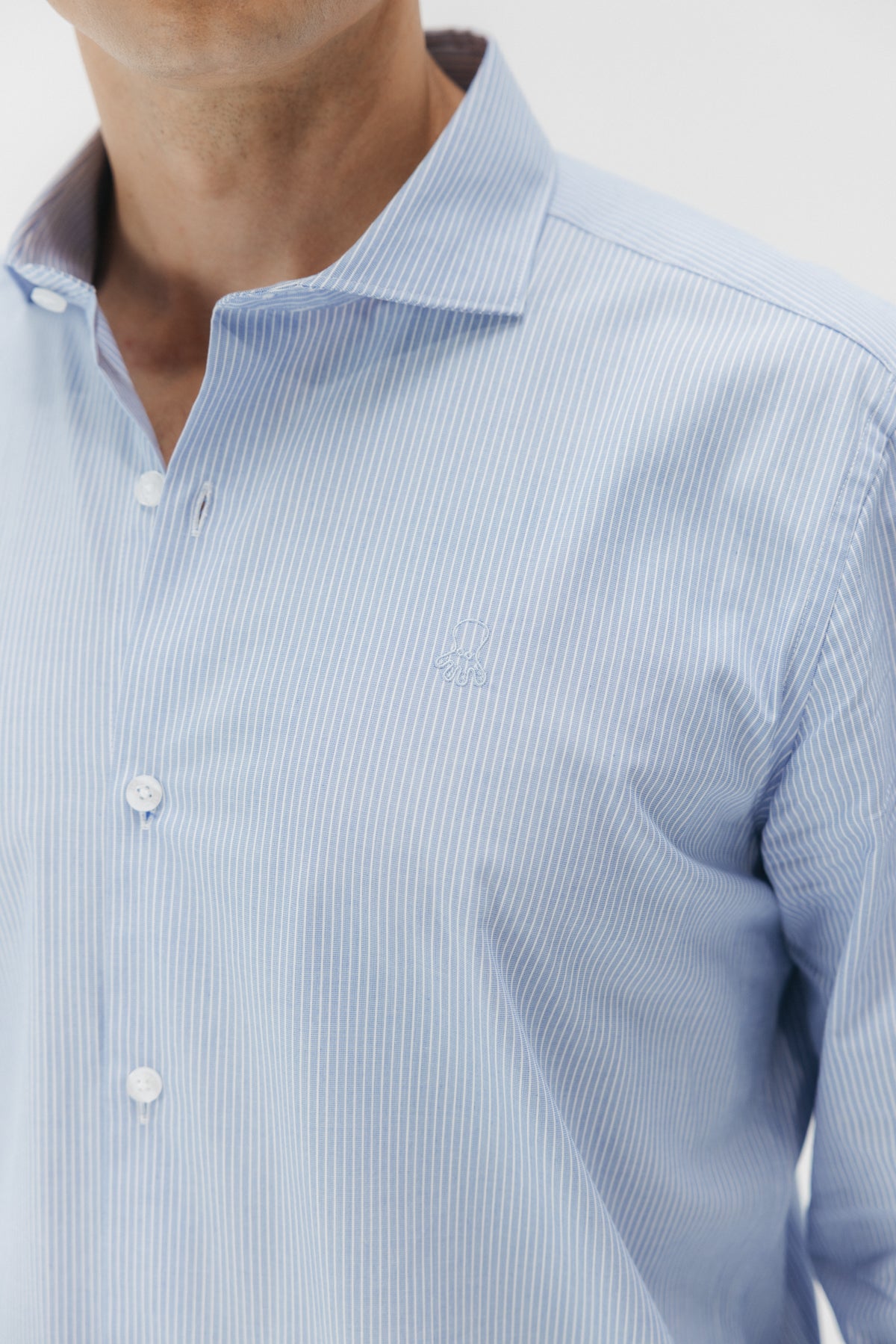 CAMISOLA OXFORD SEMI-VESTIDO COM LISTRAS AZUL-CÉU