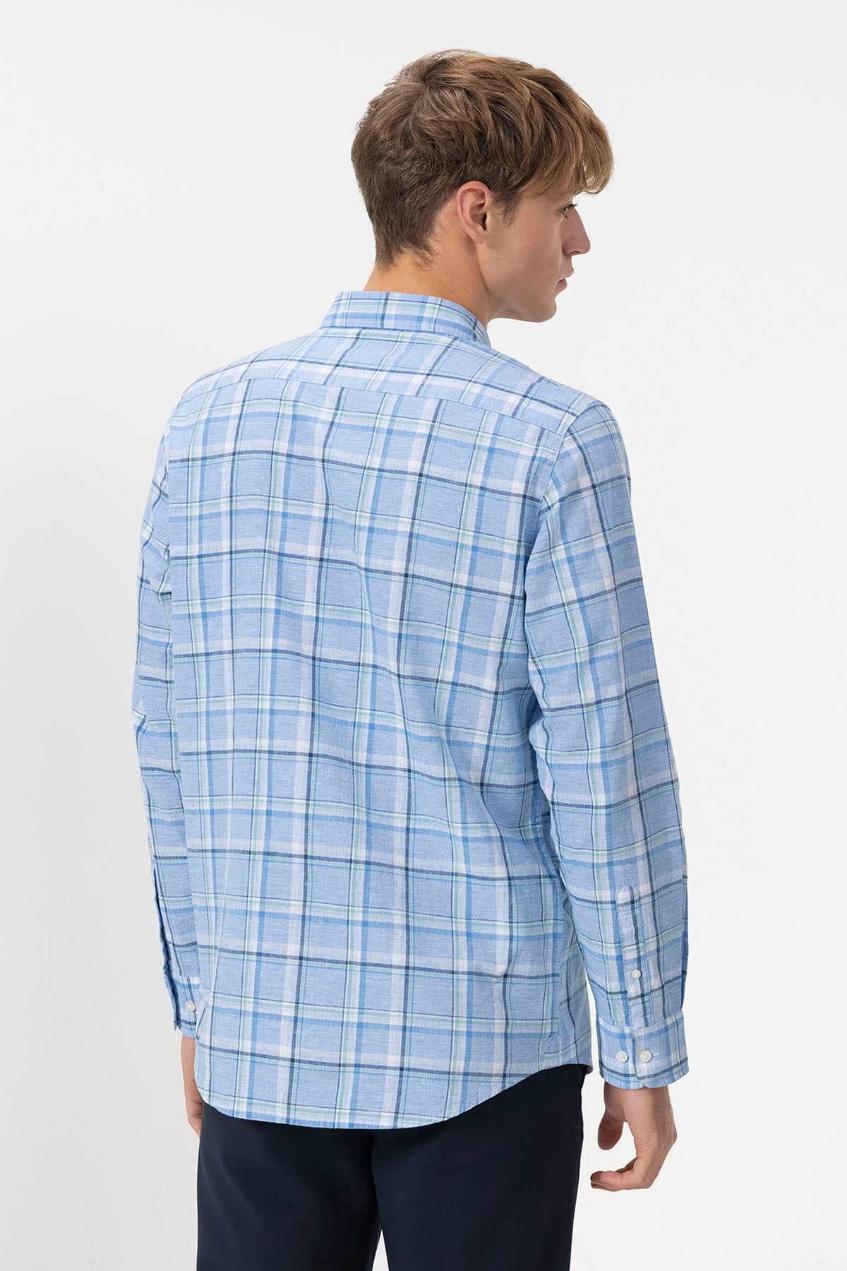 CAMISOLA DE LINHO XADREZ AZUL COM GOLA BOTADA