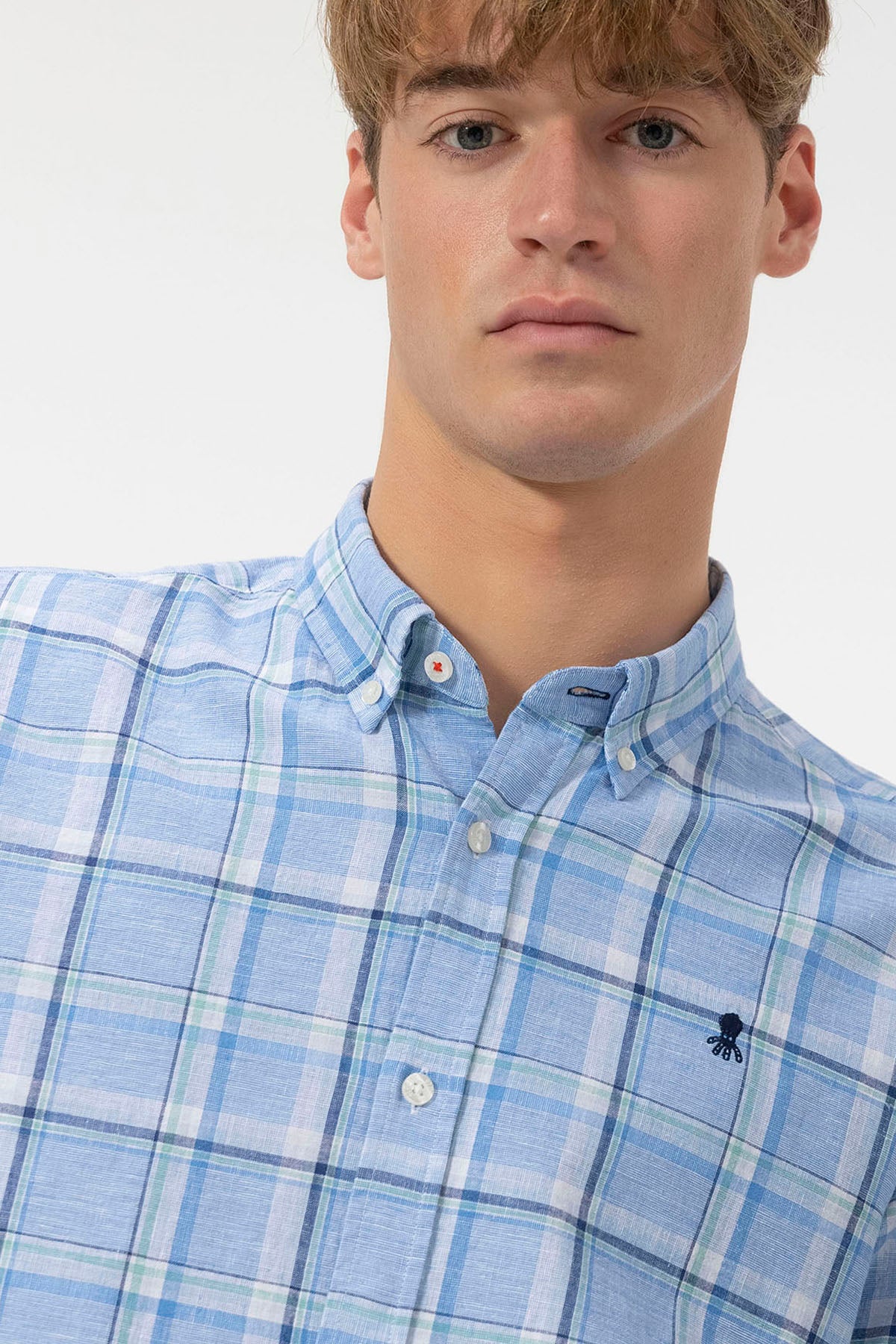 CAMISOLA DE LINHO XADREZ AZUL COM GOLA BOTADA