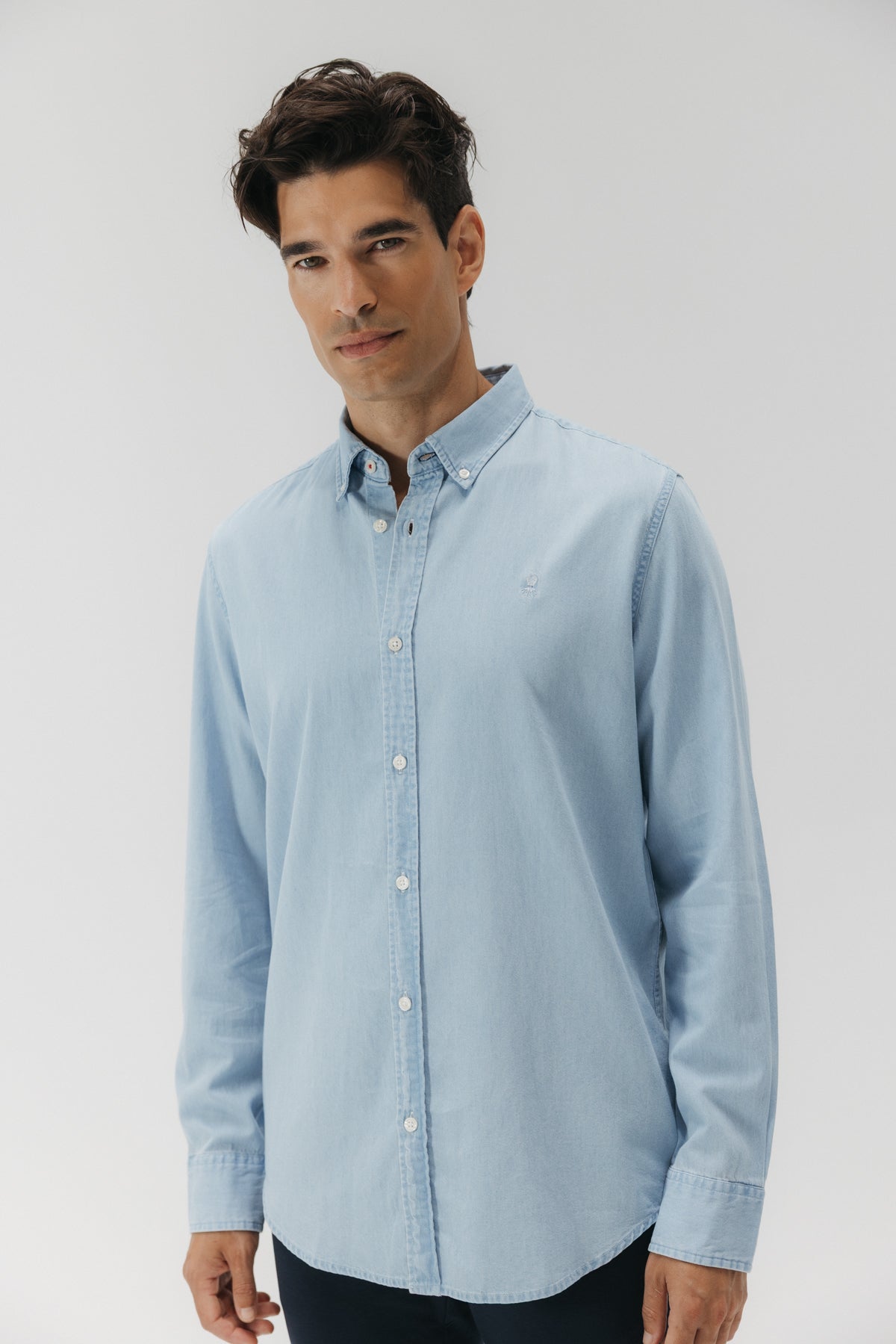 Camisa casual denim bleach azul claro