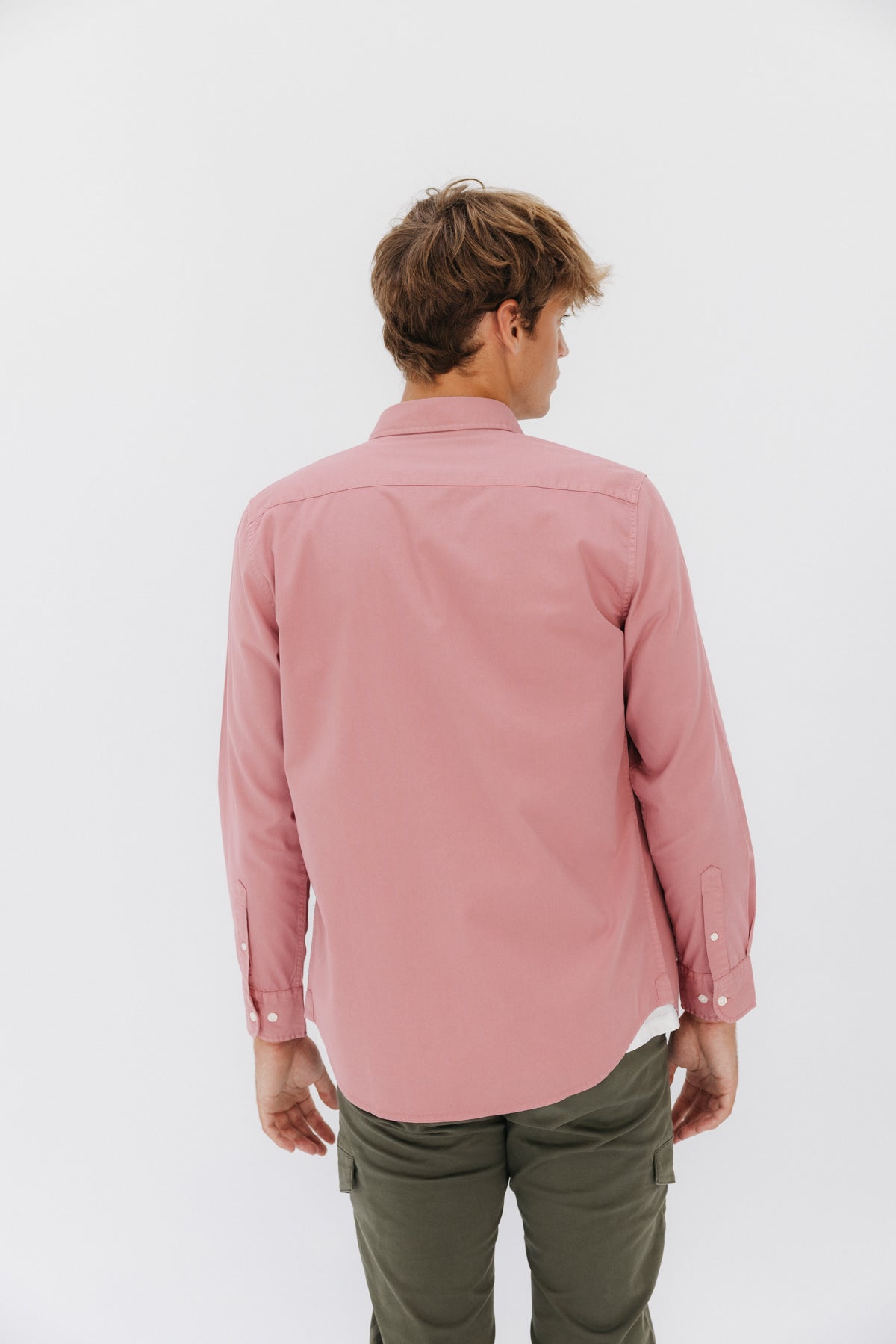 CAMISA CASUAL SARGA TINTADA ROSA
