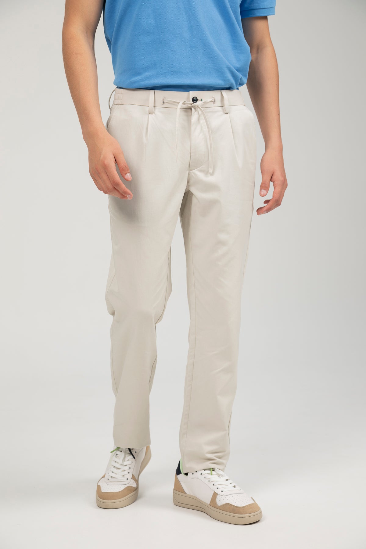 Pantalón chino pliegue soft twill natural