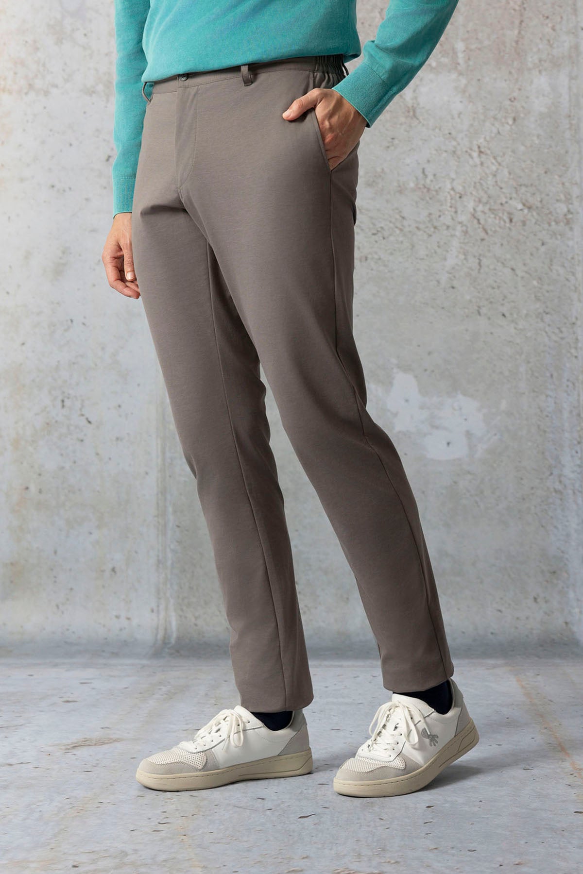 PANTALÓN SUPERCOMFORT GRIS MEDIO
